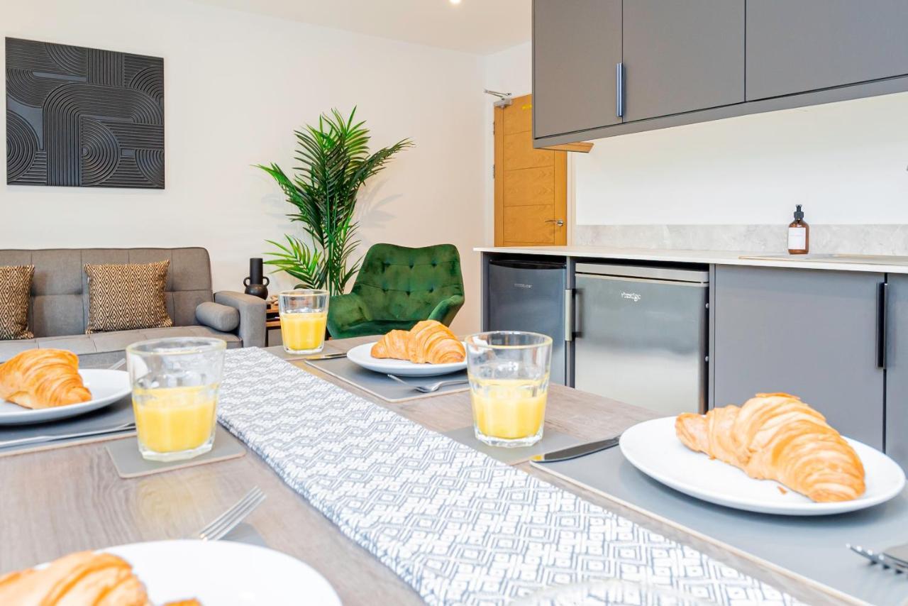 Modern 2-Bed Apartment Sleeps 5 Free Parking Apartment Southampton