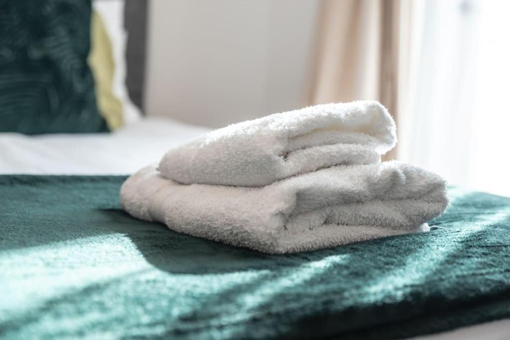 Accessible 2 Bedrooms Flat + P Apartment Southampton