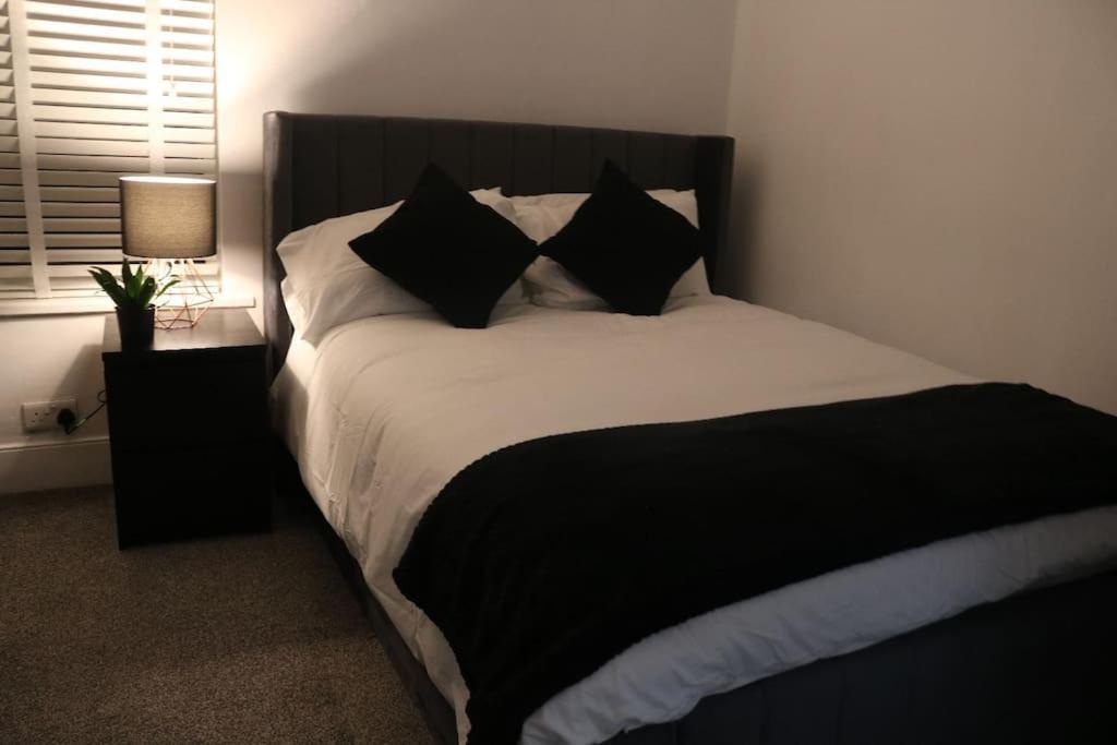 Apartamento Modern 2 Bed Flat Southampton- Close To Station & Shops Southampton