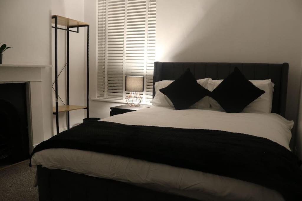 Apartamento Modern 2 Bed Flat Southampton- Close To Station & Shops