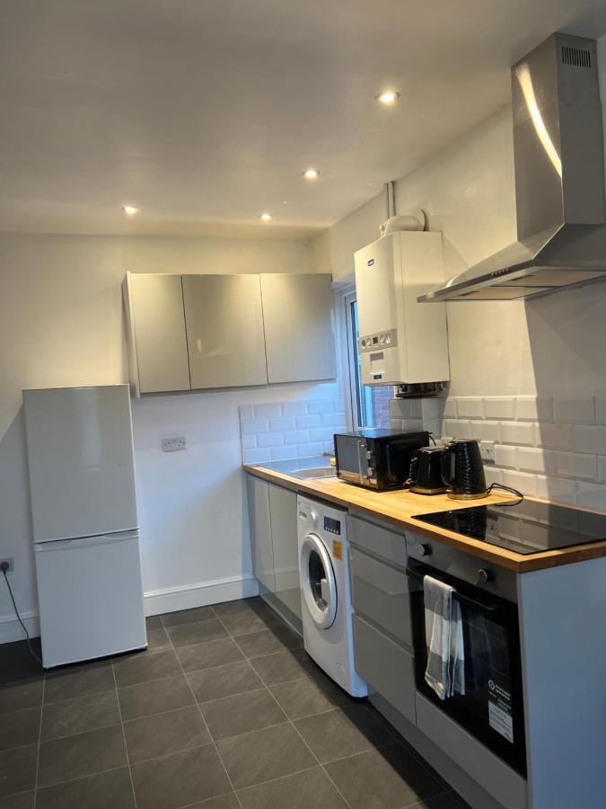 Apartamento Modern 2 Bed Flat Southampton- Close To Station & Shops *
