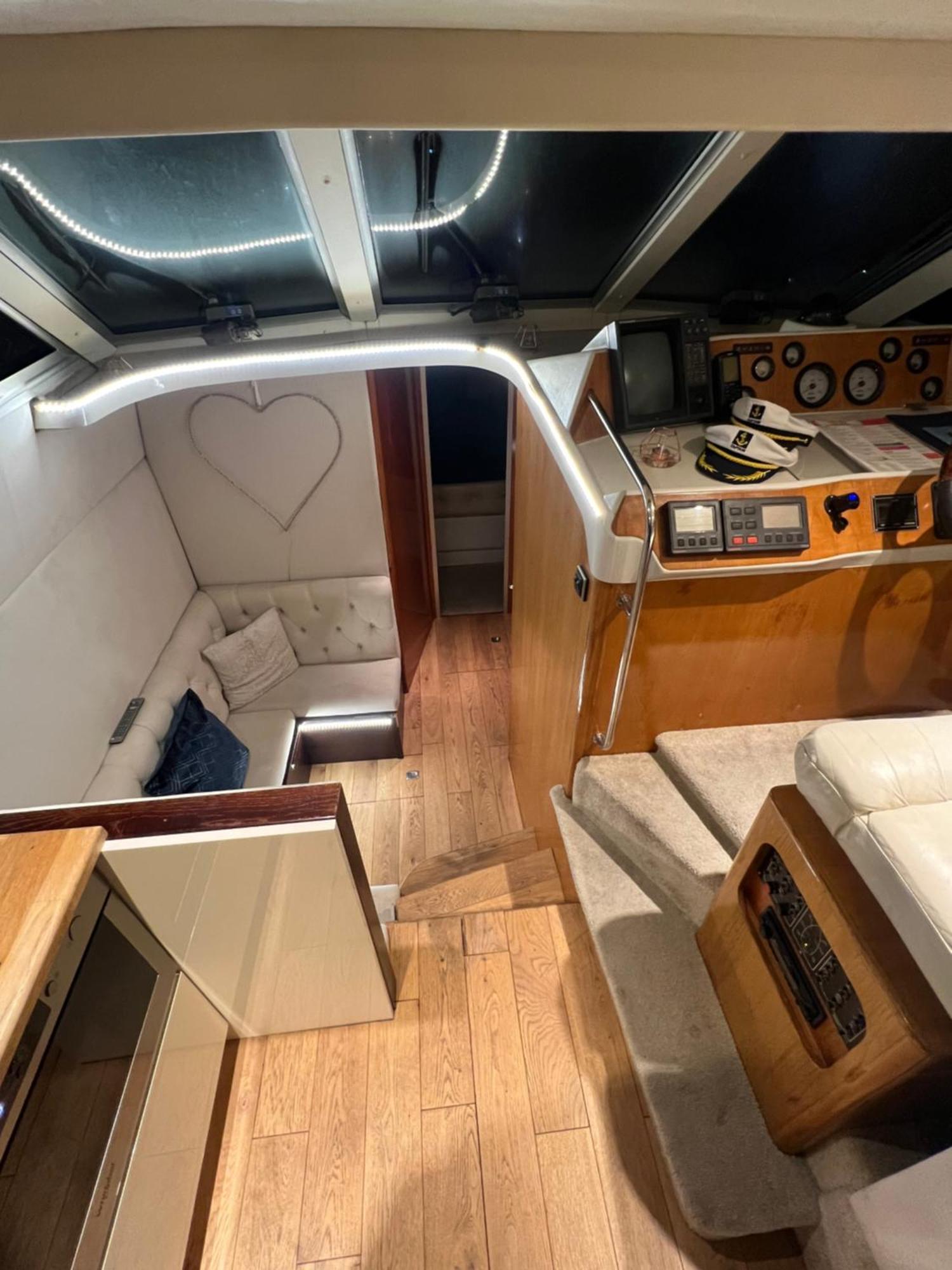 Botel Luxury Yacht Haven: Ocean Village Marina Southampton
