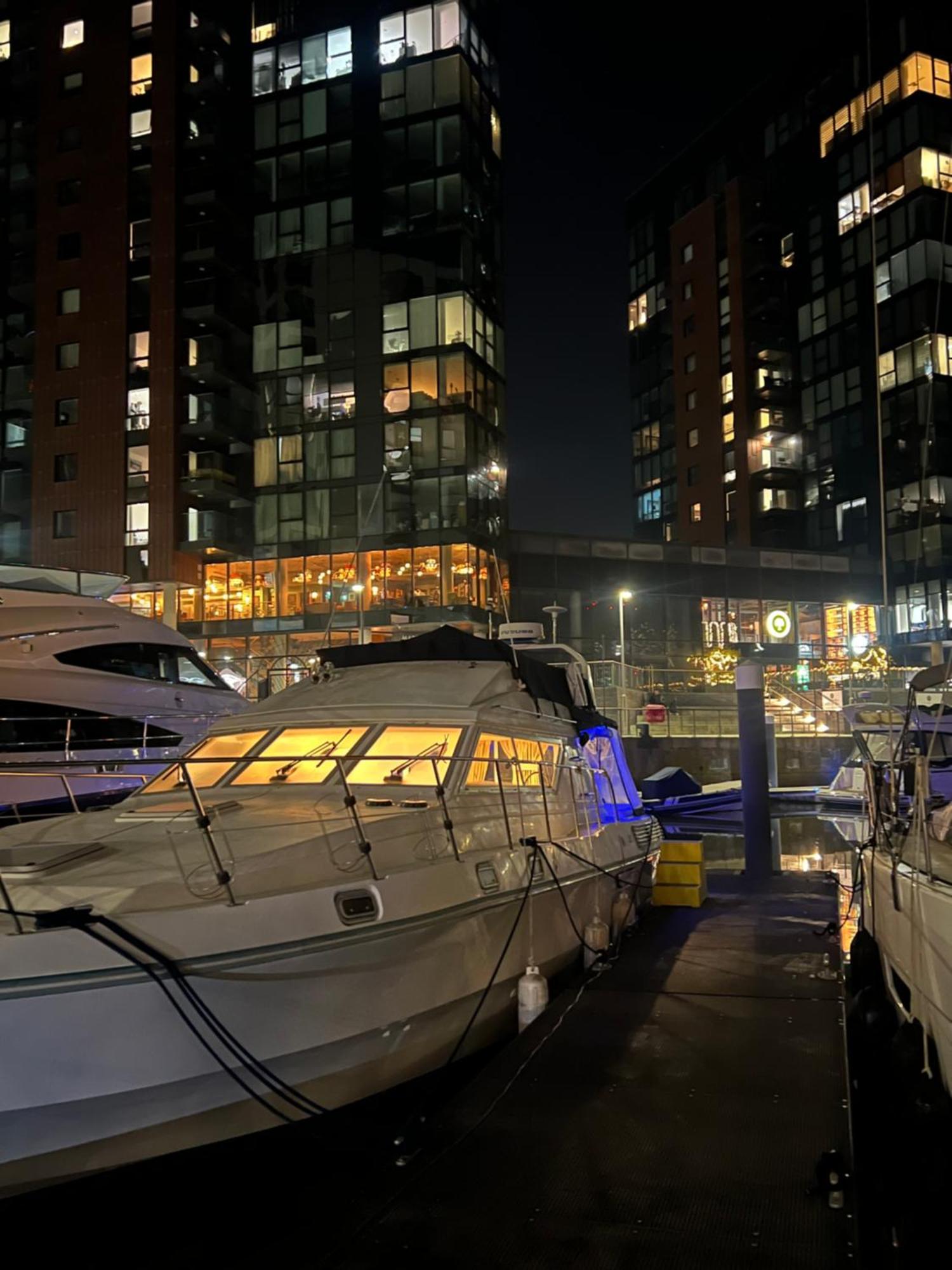 Botel Luxury Yacht Haven: Ocean Village Marina *