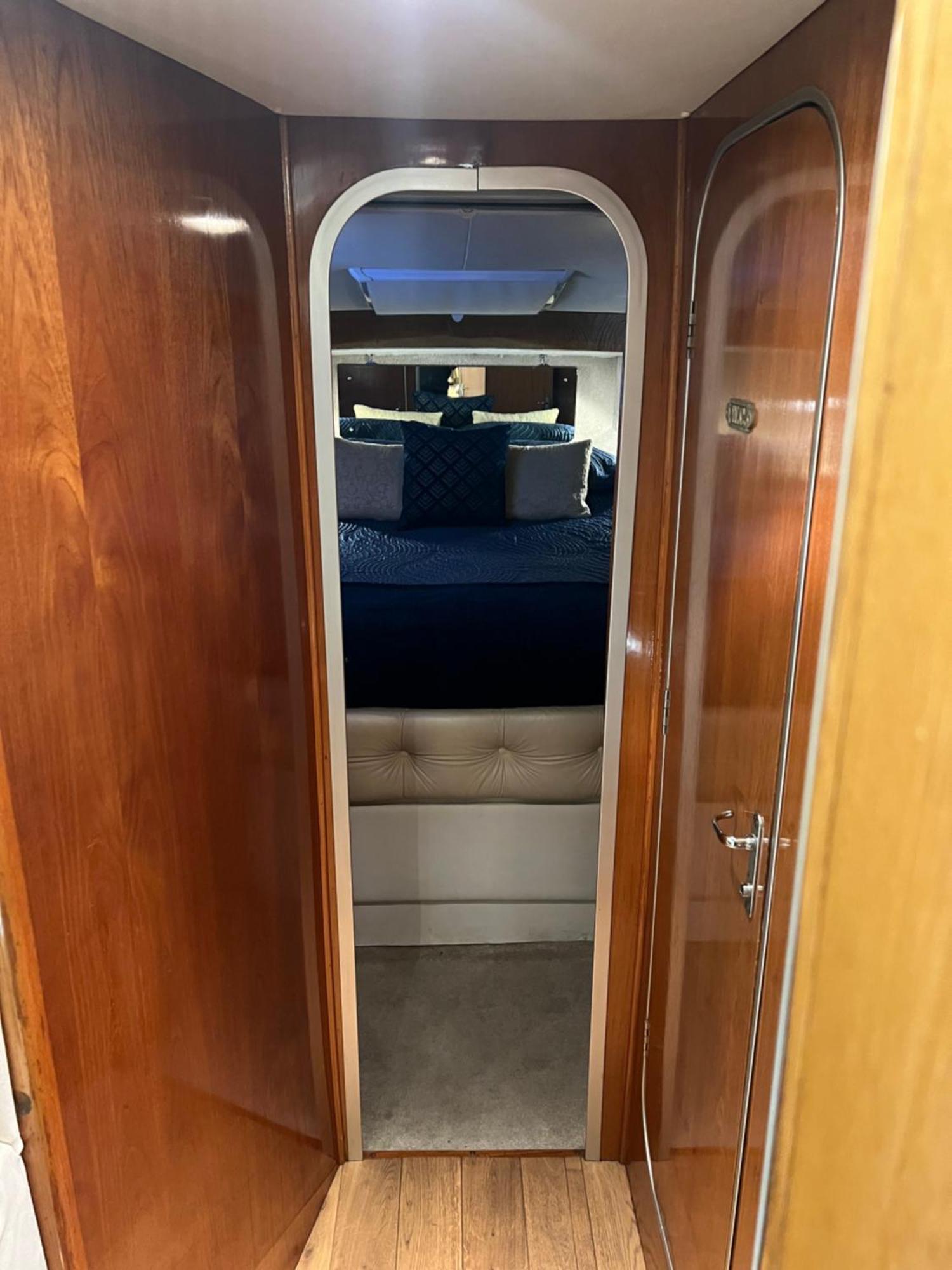 Botel Luxury Yacht Haven: Ocean Village Marina Southampton