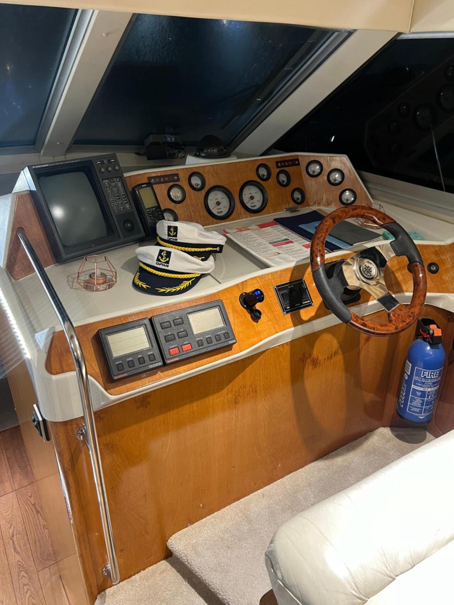 Luxury Yacht Haven: Ocean Village Marina Botel Southampton