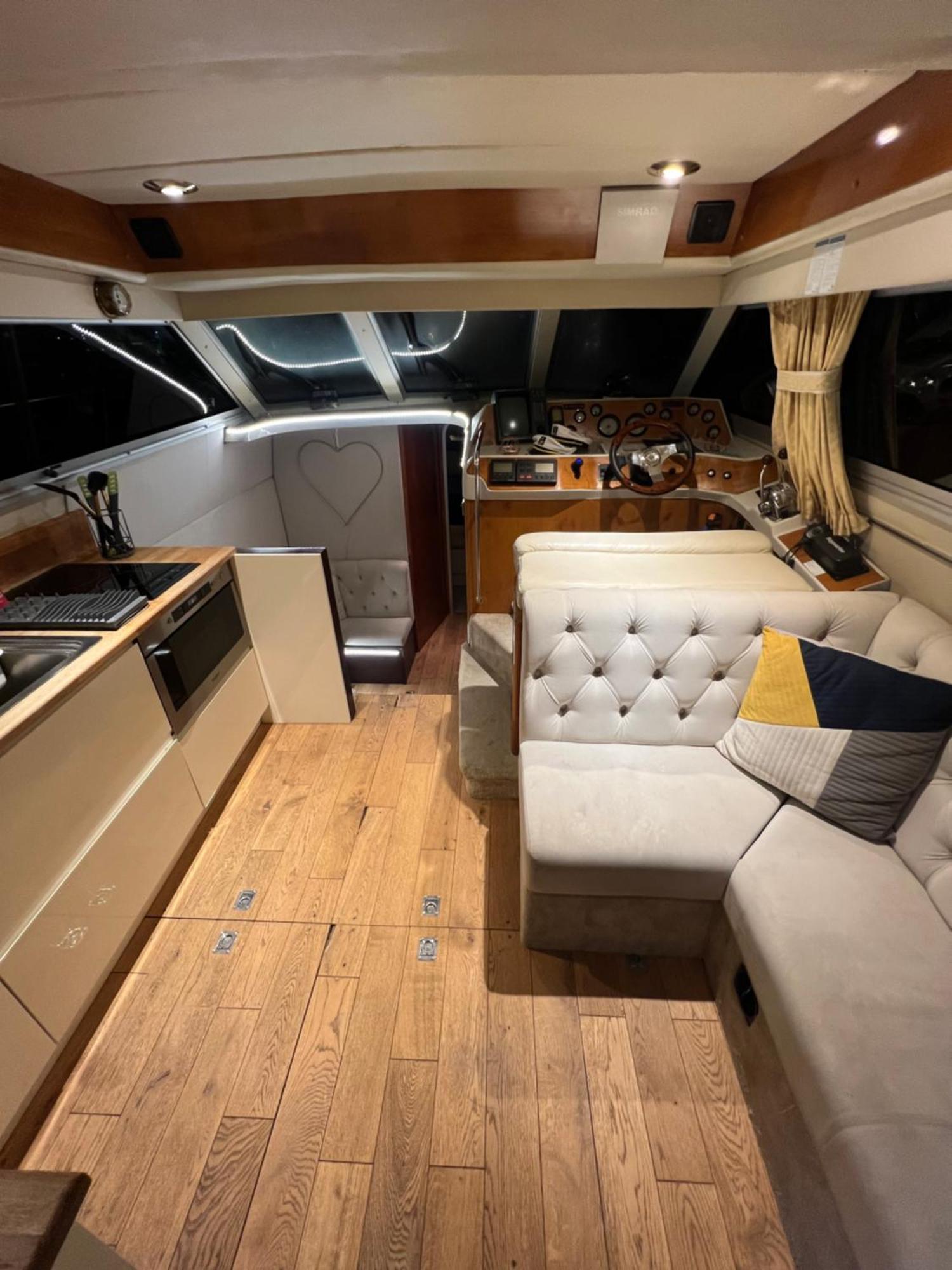 Botel Luxury Yacht Haven: Ocean Village Marina Southampton