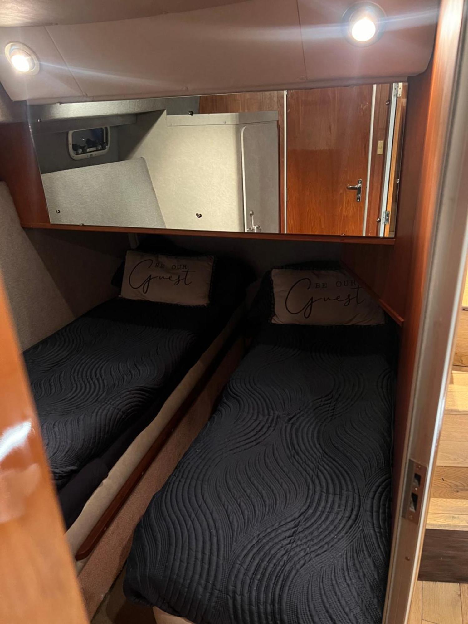 Botel Luxury Yacht Haven: Ocean Village Marina