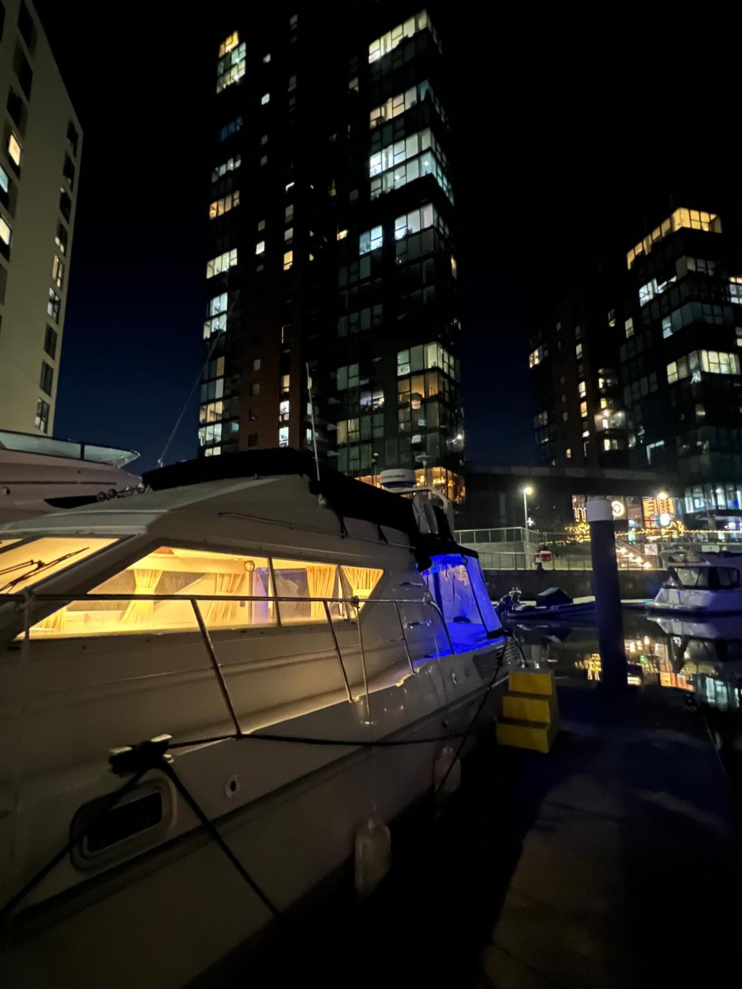 Botel Luxury Yacht Haven: Ocean Village Marina *