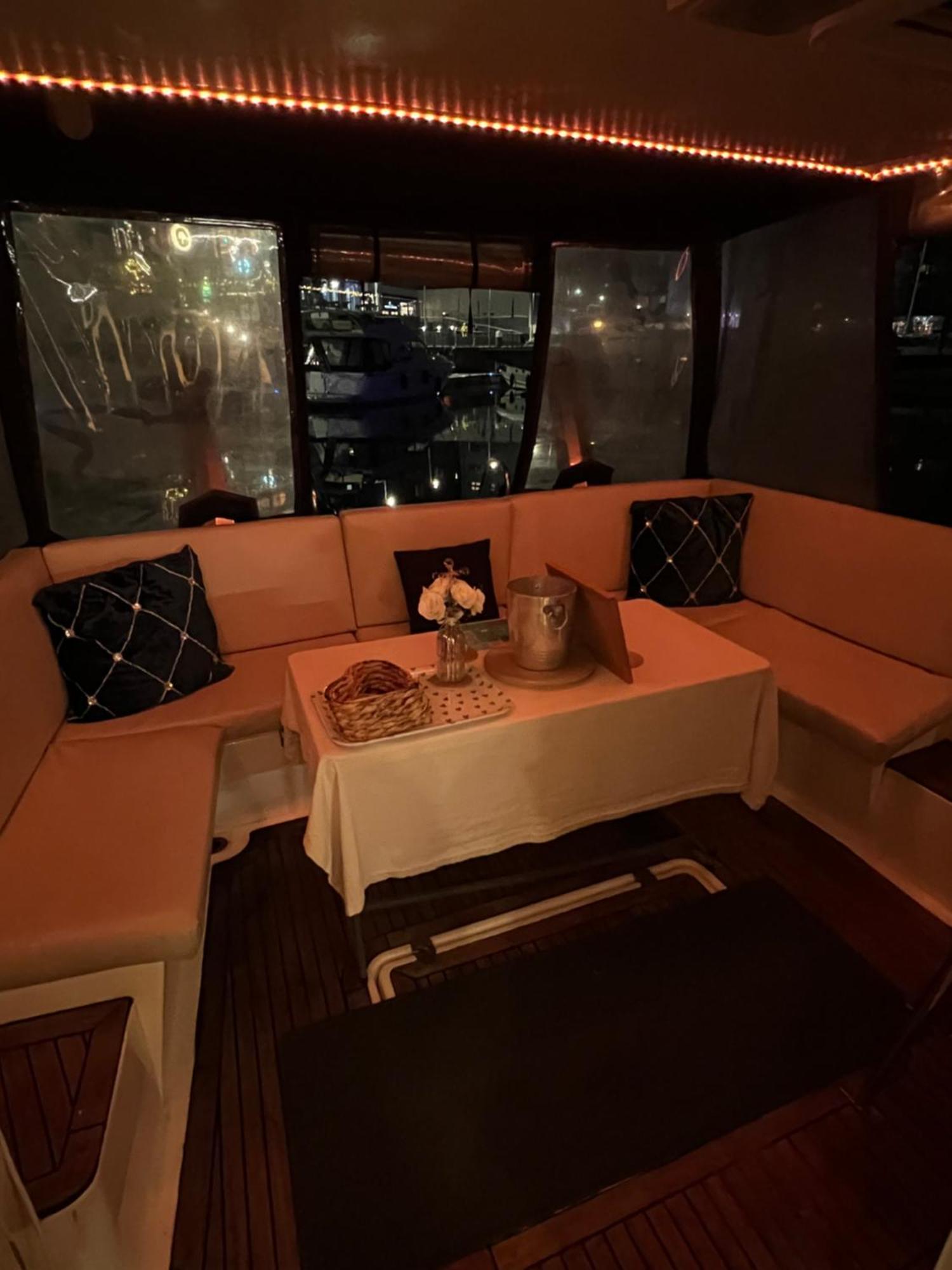 Botel Luxury Yacht Haven: Ocean Village Marina
