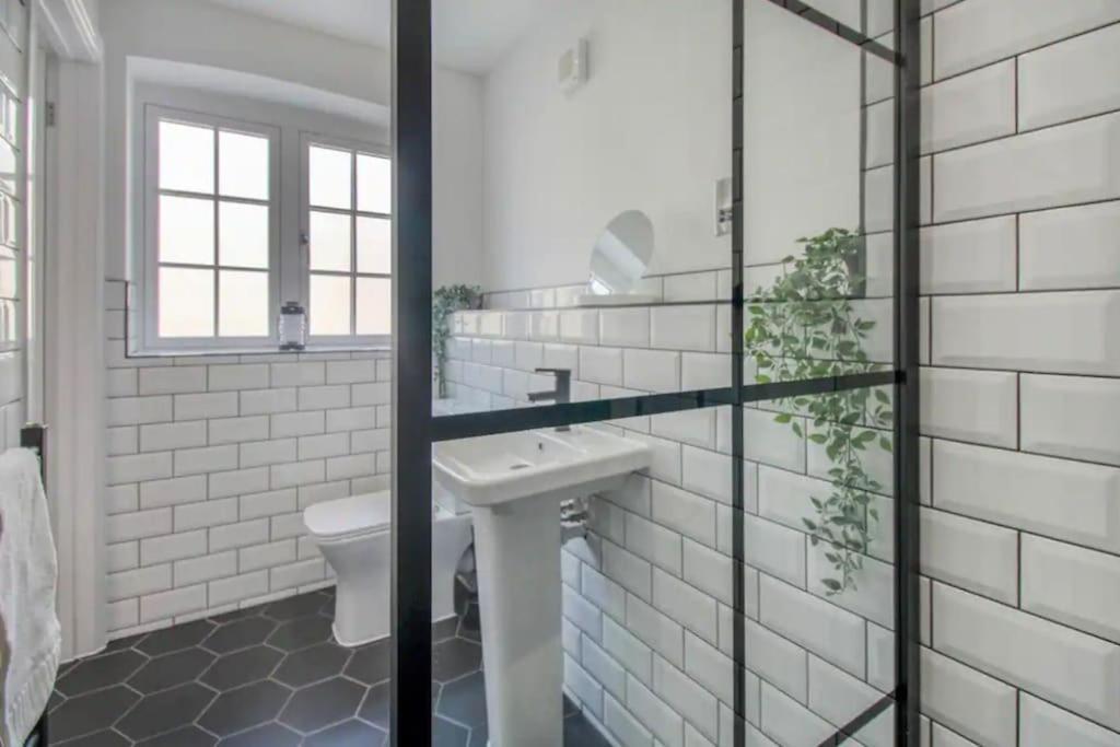 Stunning Two Bed House In City Centre, Holiday home