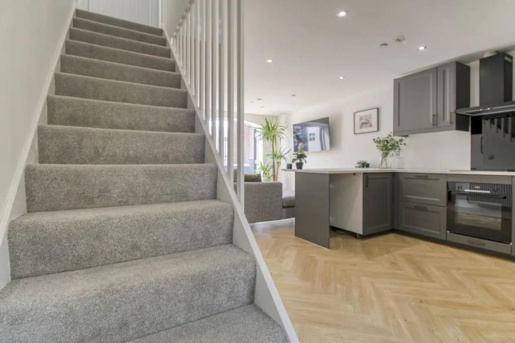 Stunning Two Bed House In City Centre, * Southampton