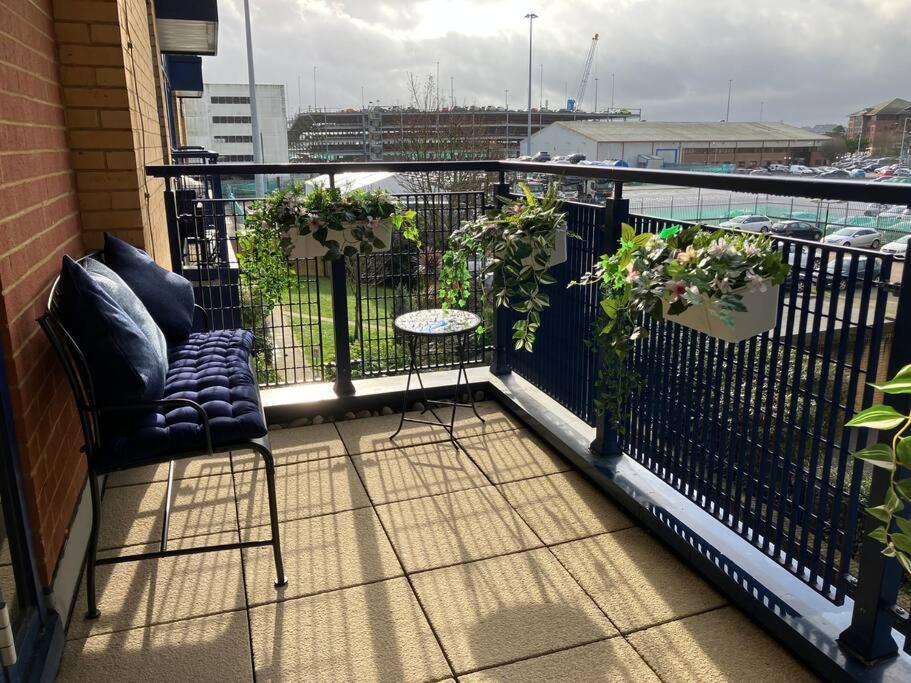 Modern 2bed Flat Near Ocean Village Apartment Southampton