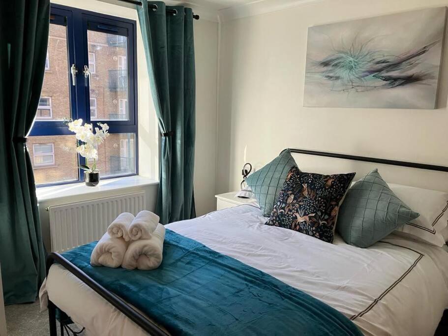 Modern 2bed Flat Near Ocean Village Apartment *