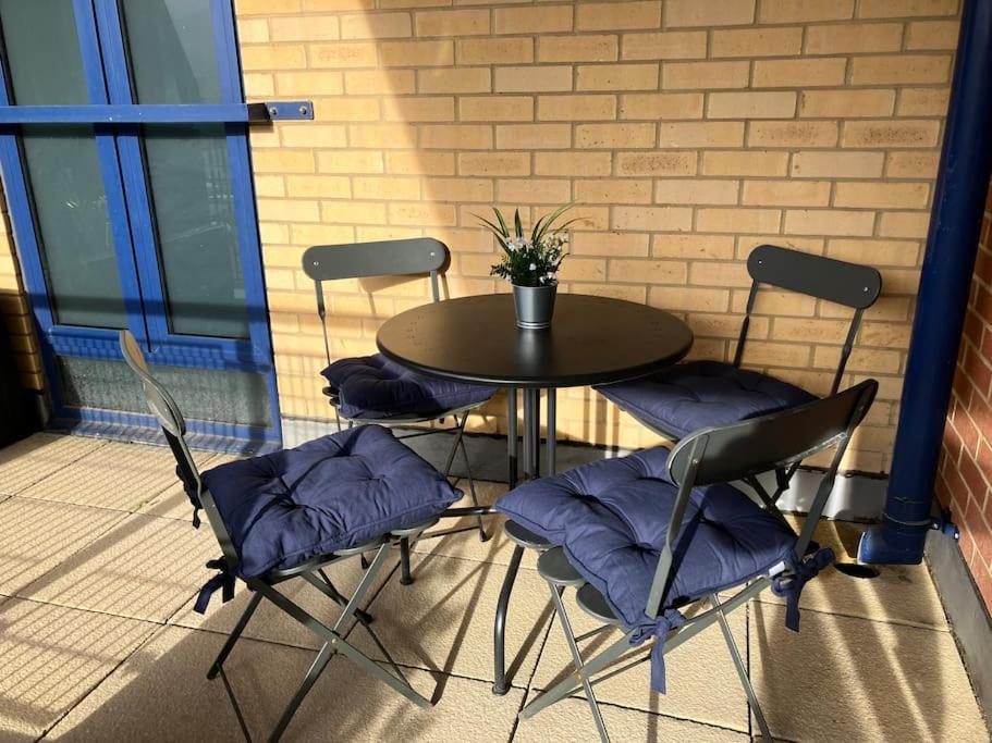 Modern 2bed Flat Near Ocean Village * Southampton