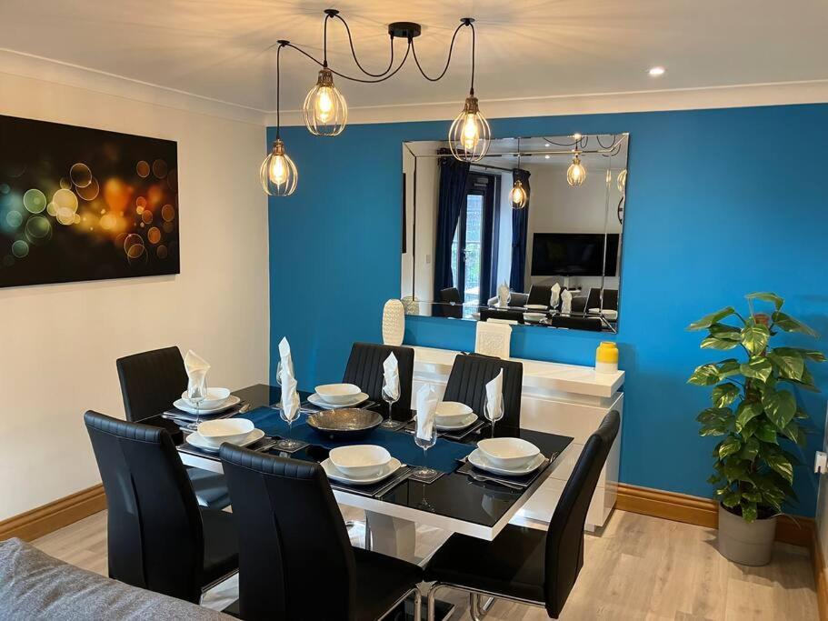 Modern 2bed Flat Near Ocean Village Southampton