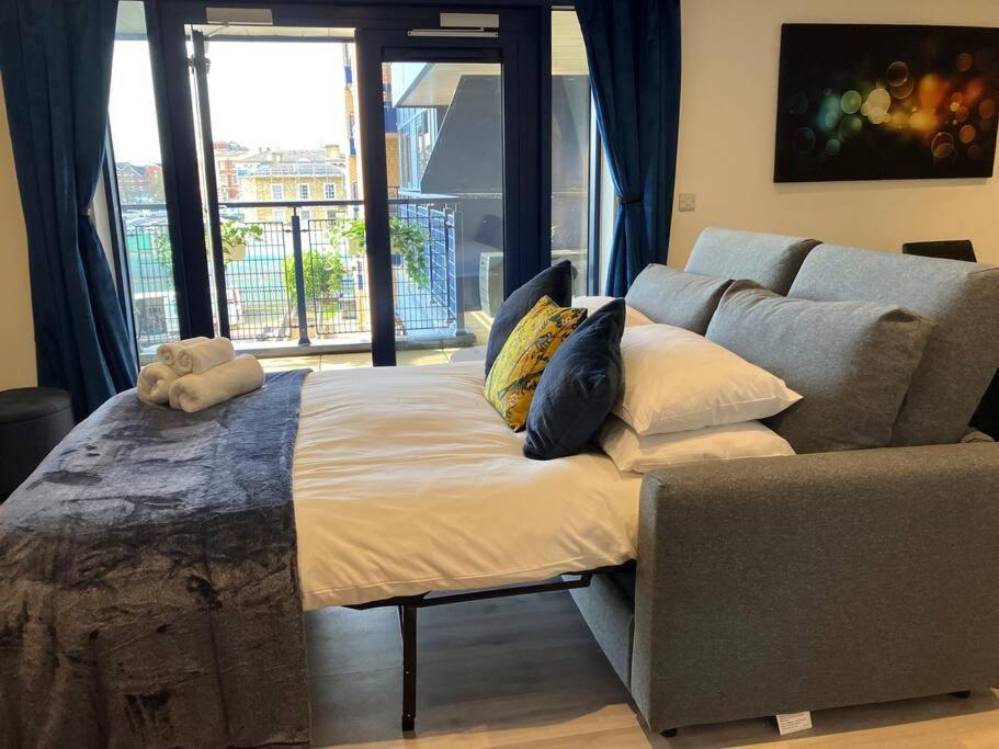 Modern 2bed Flat Near Ocean Village Apartment