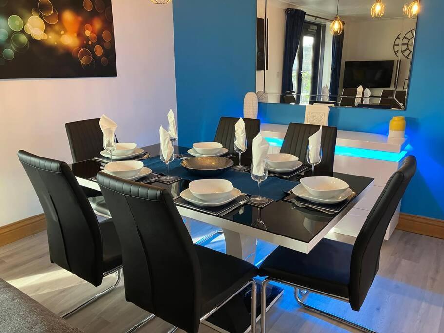 Modern 2bed Flat Near Ocean Village Southampton