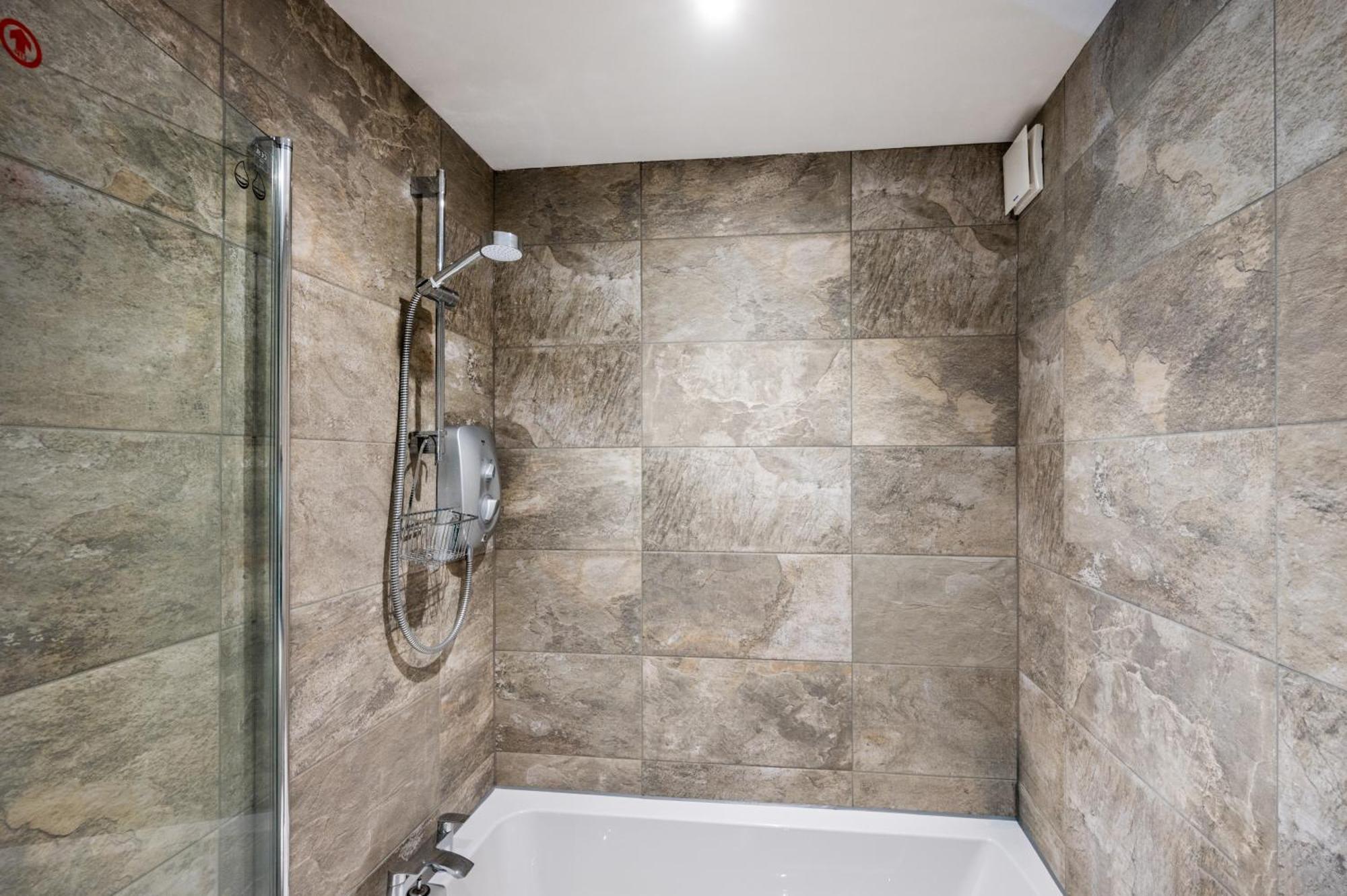 Apartment Luxury City Base 4 Beds, 2 Baths Parking