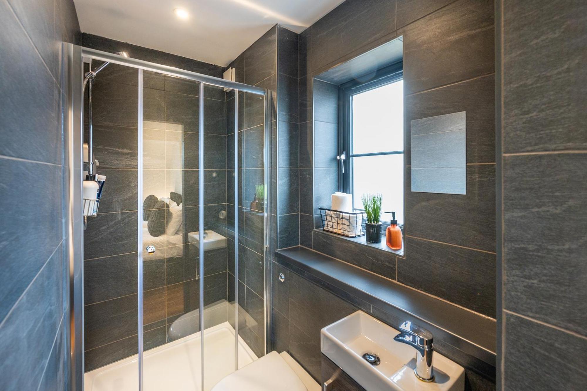 Apartment Luxury City Base 4 Beds, 2 Baths Parking