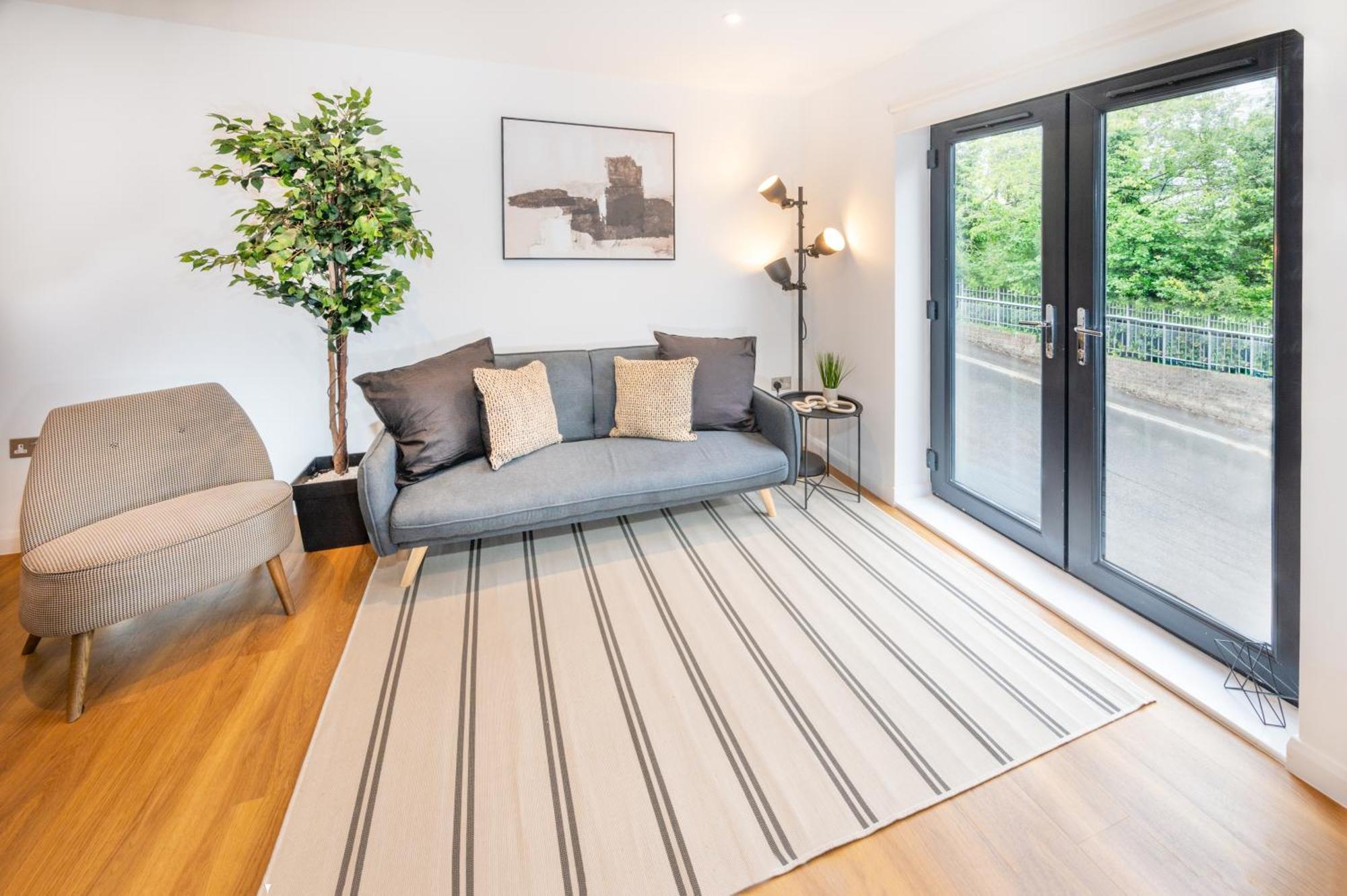 Luxury City Base 4 Beds, 2 Baths Parking Apartment Southampton