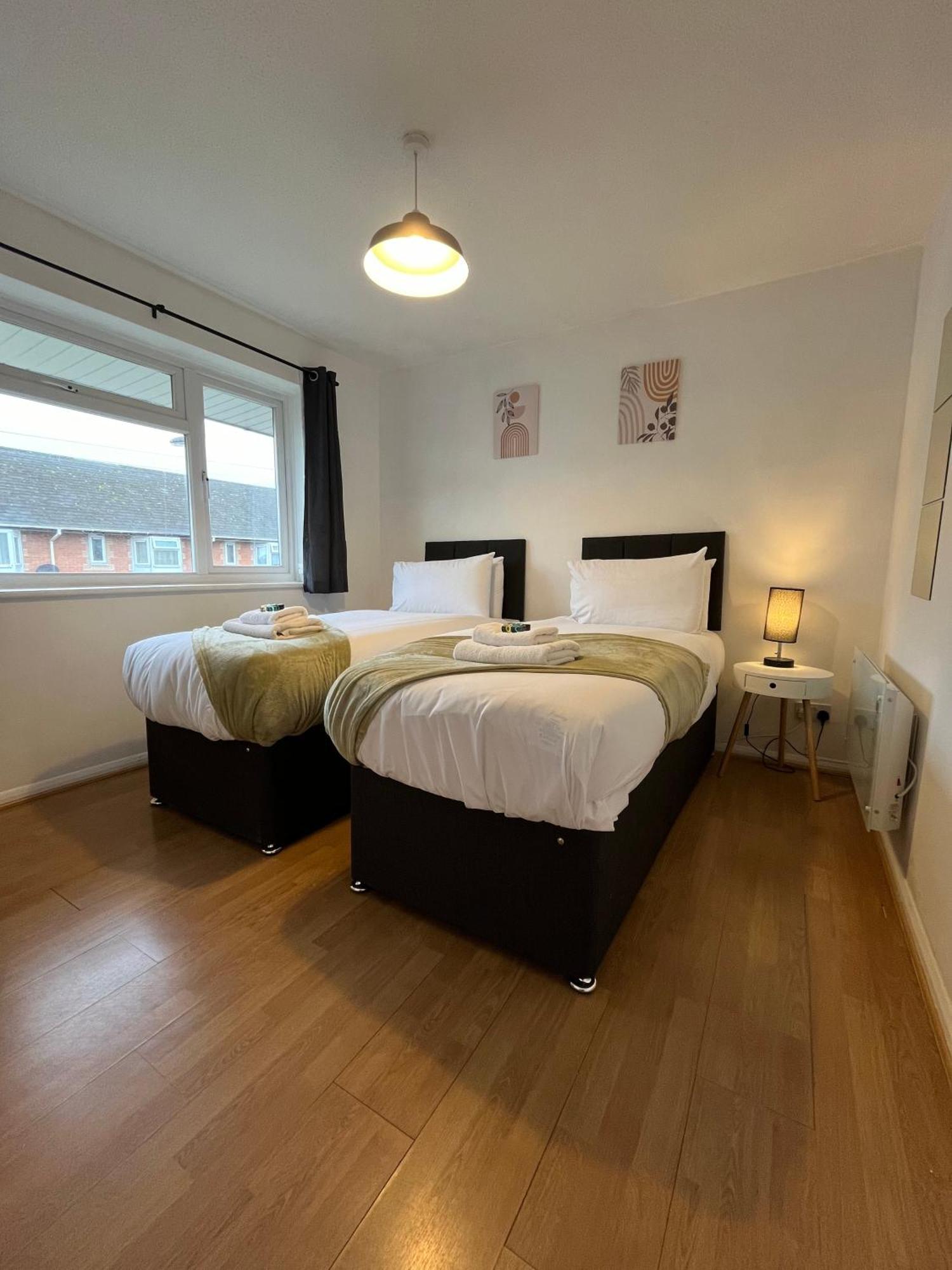 St Denys 2 Bedroom Flat, Convenient Location Next To Station, Great For Contractors Apartment Southampton