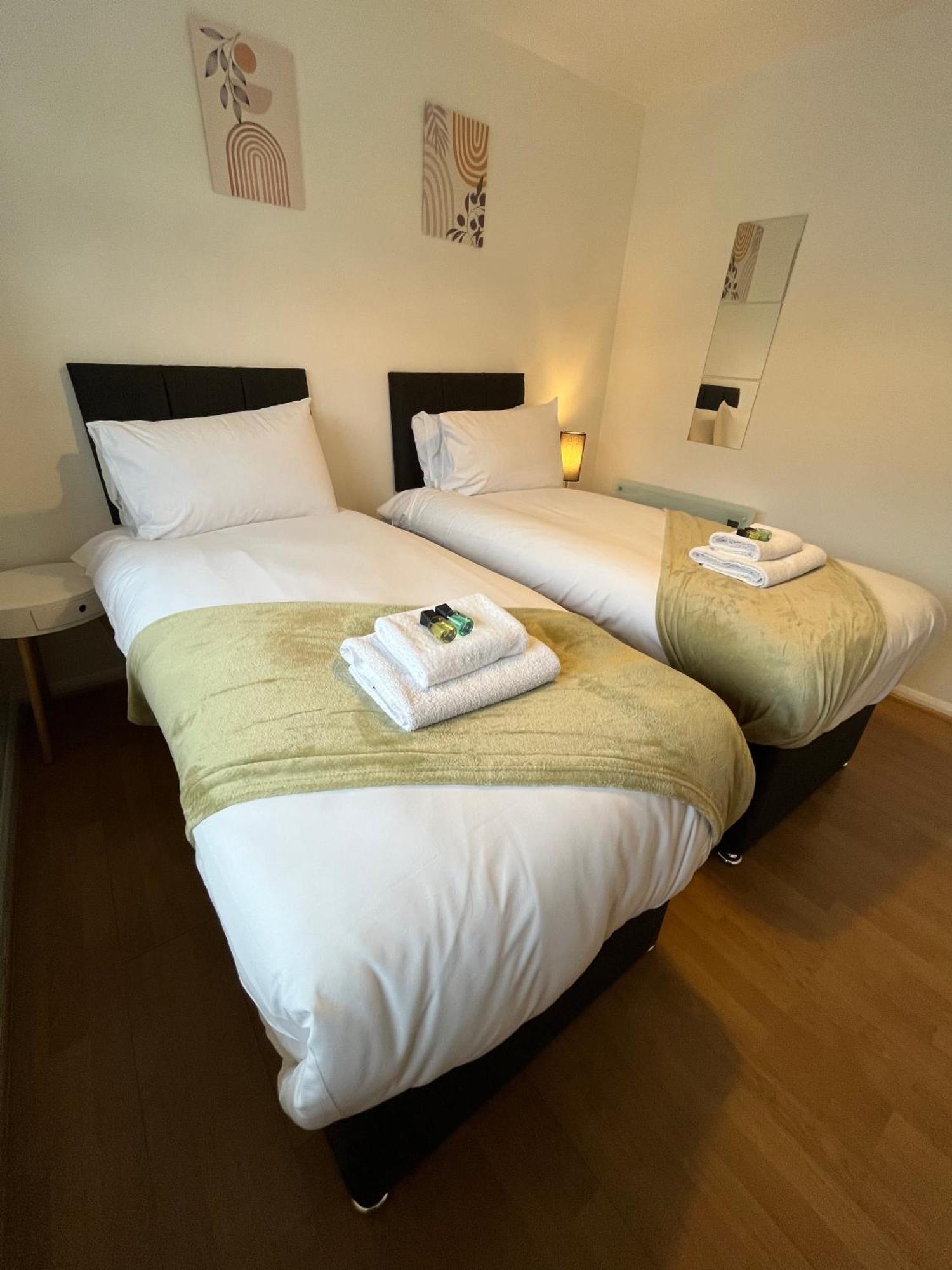St Denys 2 Bedroom Flat, Convenient Location Next To Station, Great For Contractors Southampton