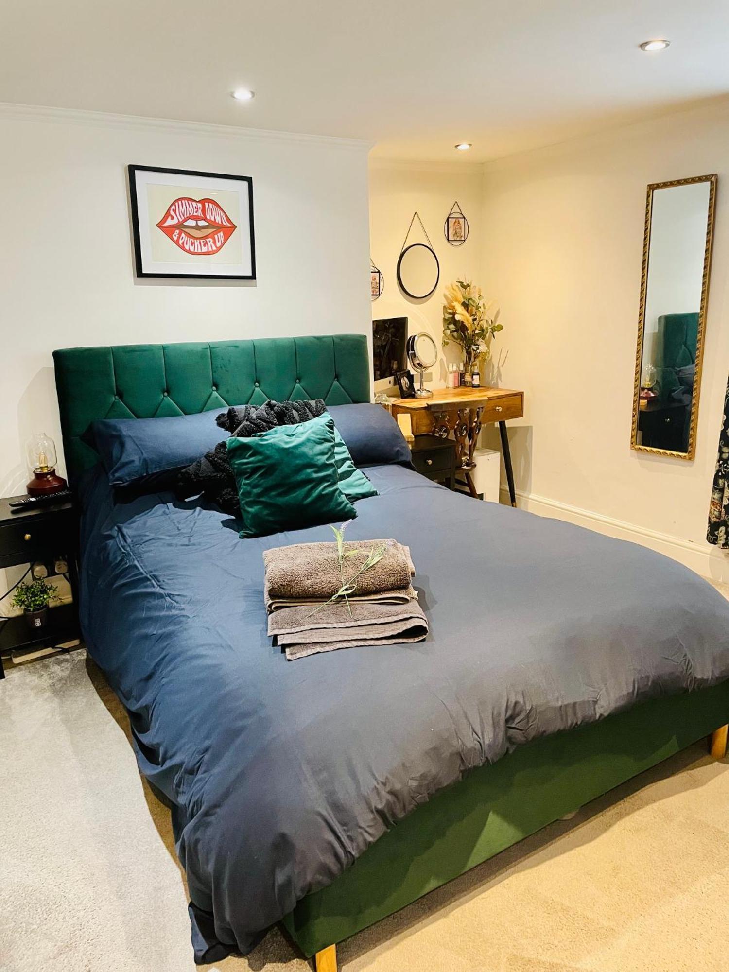 Grade Ii Boho In The Heart Of Oxford St. Apartment