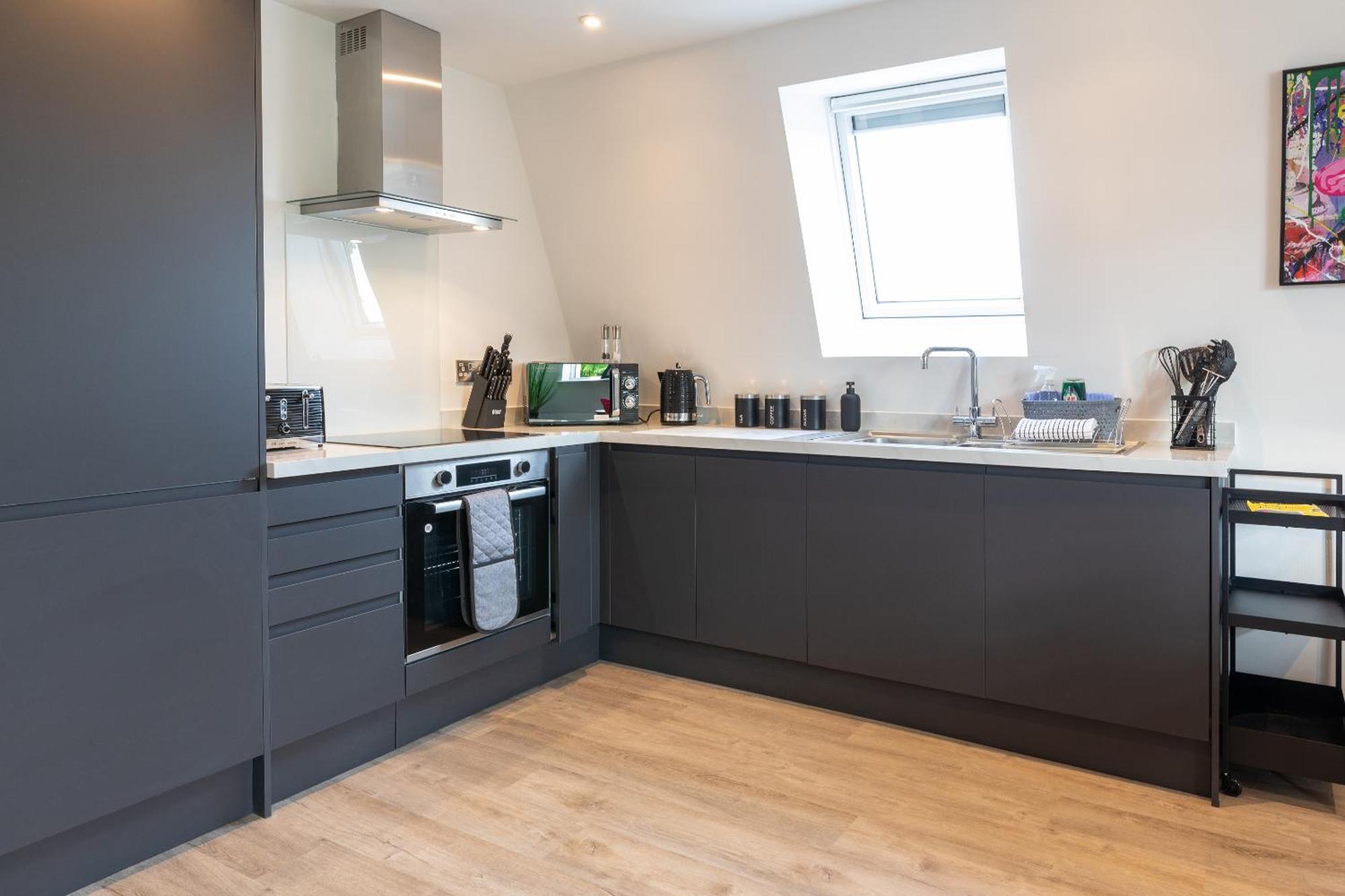 Ultra Modern Two Bedroom & Two Bathroom With Free Large Parking * Southampton