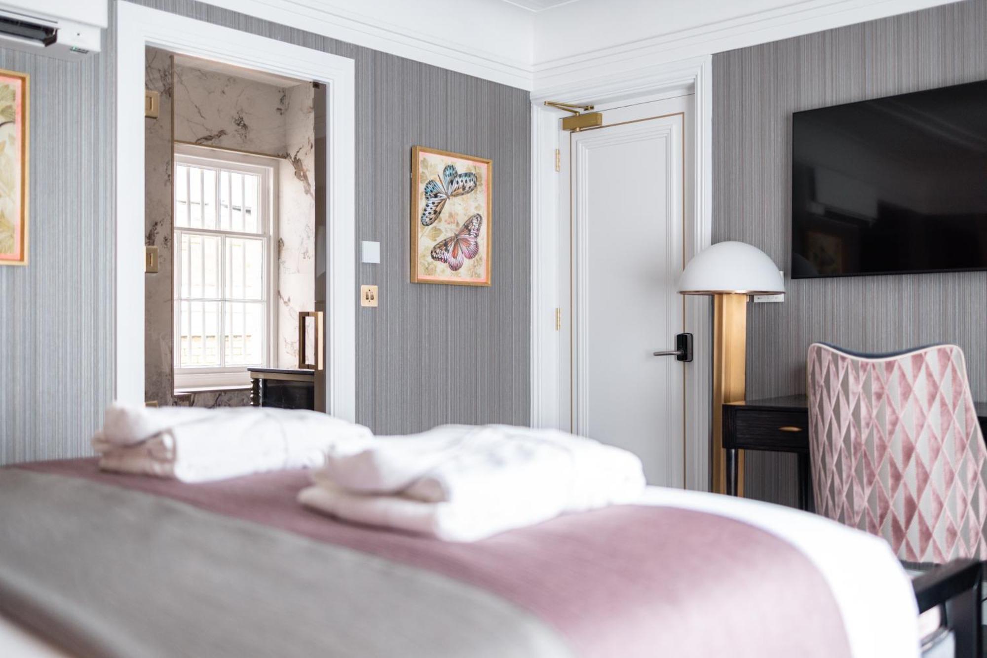 Hotel No.4 Carlton 5*