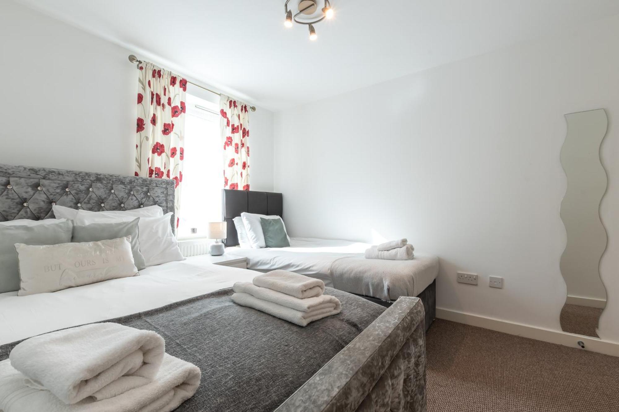 Accessible 2 Bedrooms Flat + P