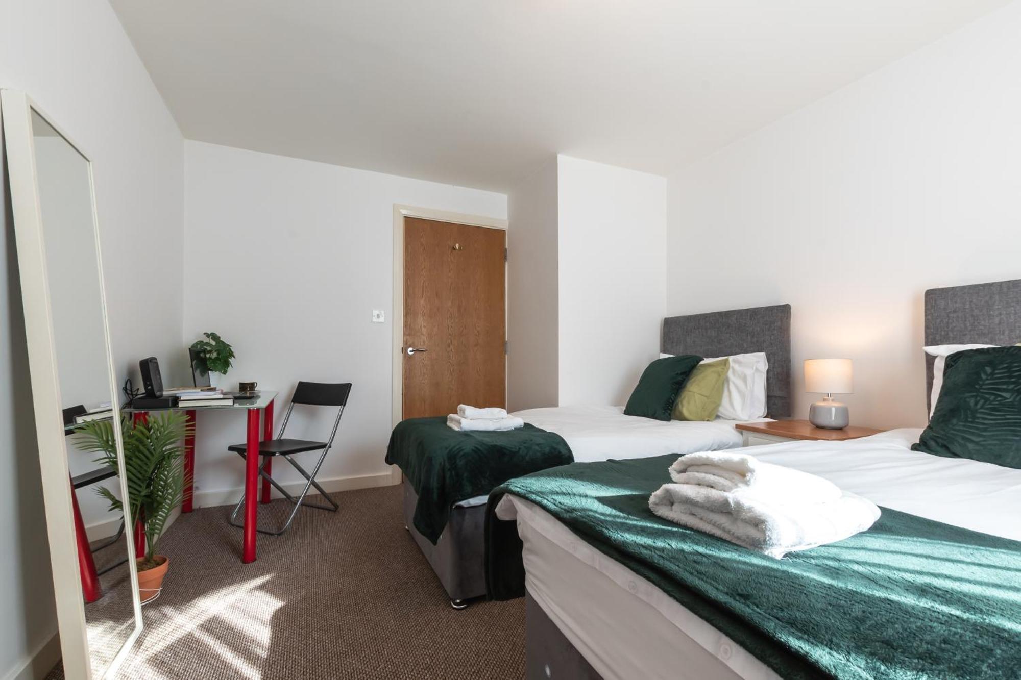 Accessible 2 Bedrooms Flat + P Apartment *