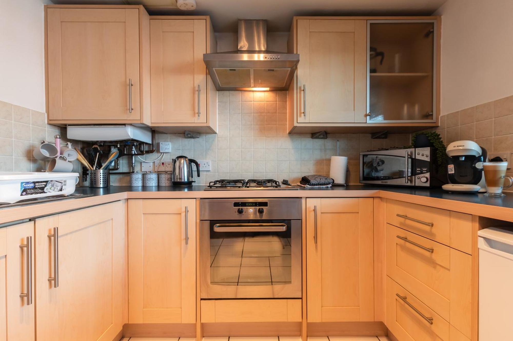 Accessible 2 Bedrooms Flat + P *