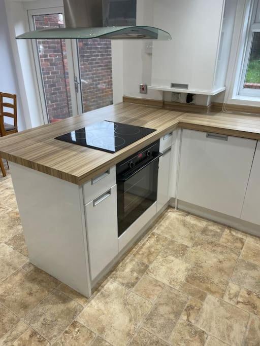 Apartment With Garden And 2x Parking Space Southampton