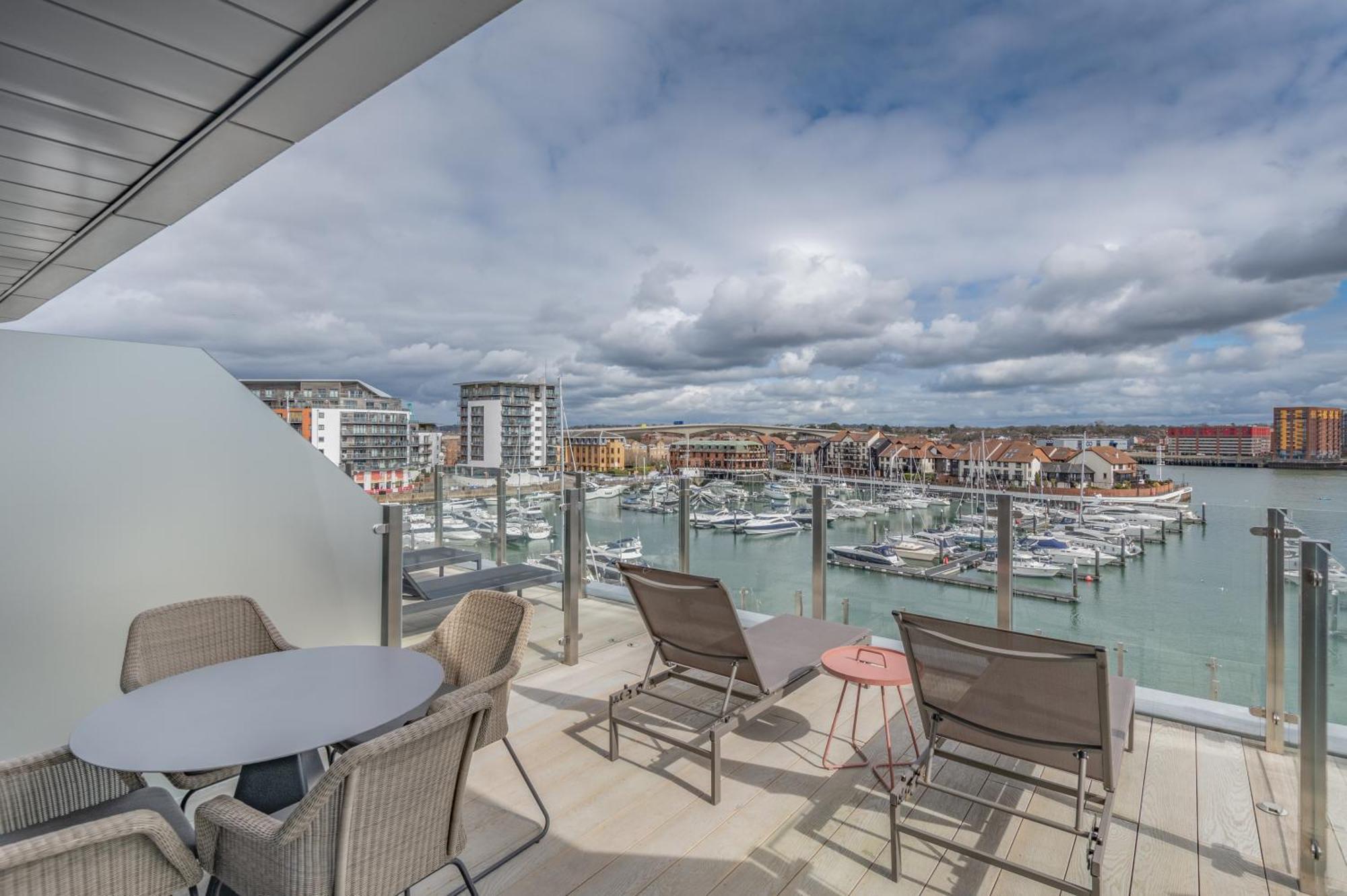 Harbour & 5*