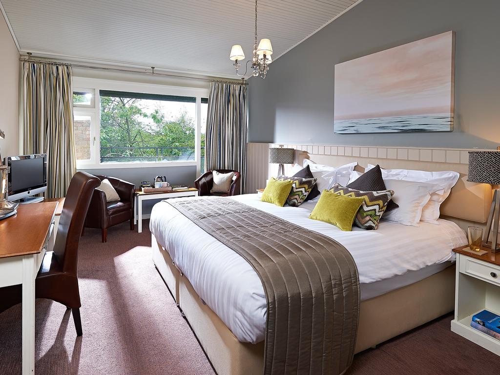 Potters Heron Hotel