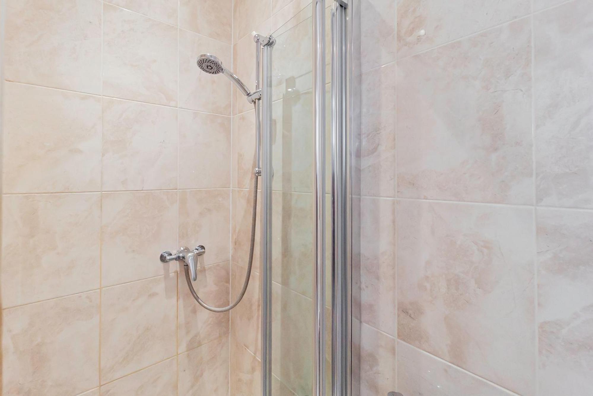 Shirley House 5, Guest House, Self Catering, Self Check In With Smart Locks, Use Of Fully Equipped Kitchen, Close To Centre, Ideal For Longer And Fawley Contractors * Southampton