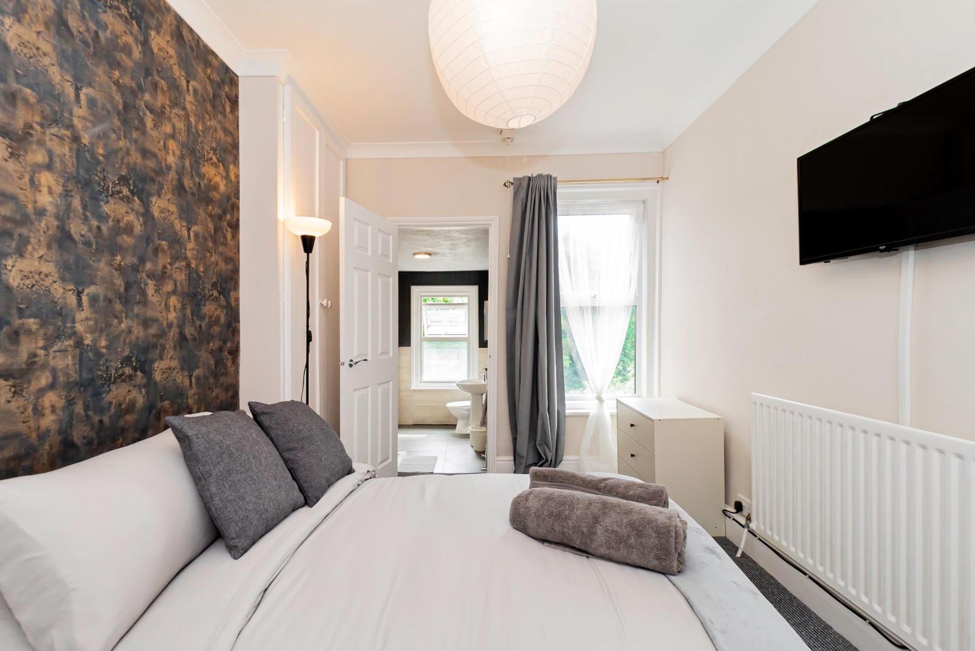 Shirley House 5, Guest House, Self Catering, Self Check In With Smart Locks, Use Of Fully Equipped Kitchen, Close To Centre, Ideal For Longer And Fawley Contractors * Southampton