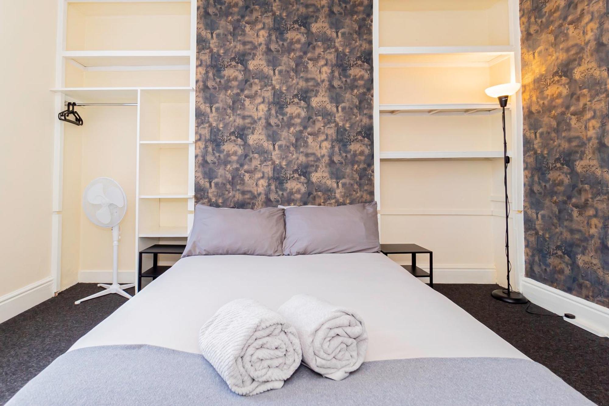 Guest house Shirley House 5, Guest House, Self Catering, Self Check In With Smart Locks, Use Of Fully Equipped Kitchen, Close To Centre, Ideal For Longer And Fawley Contractors *