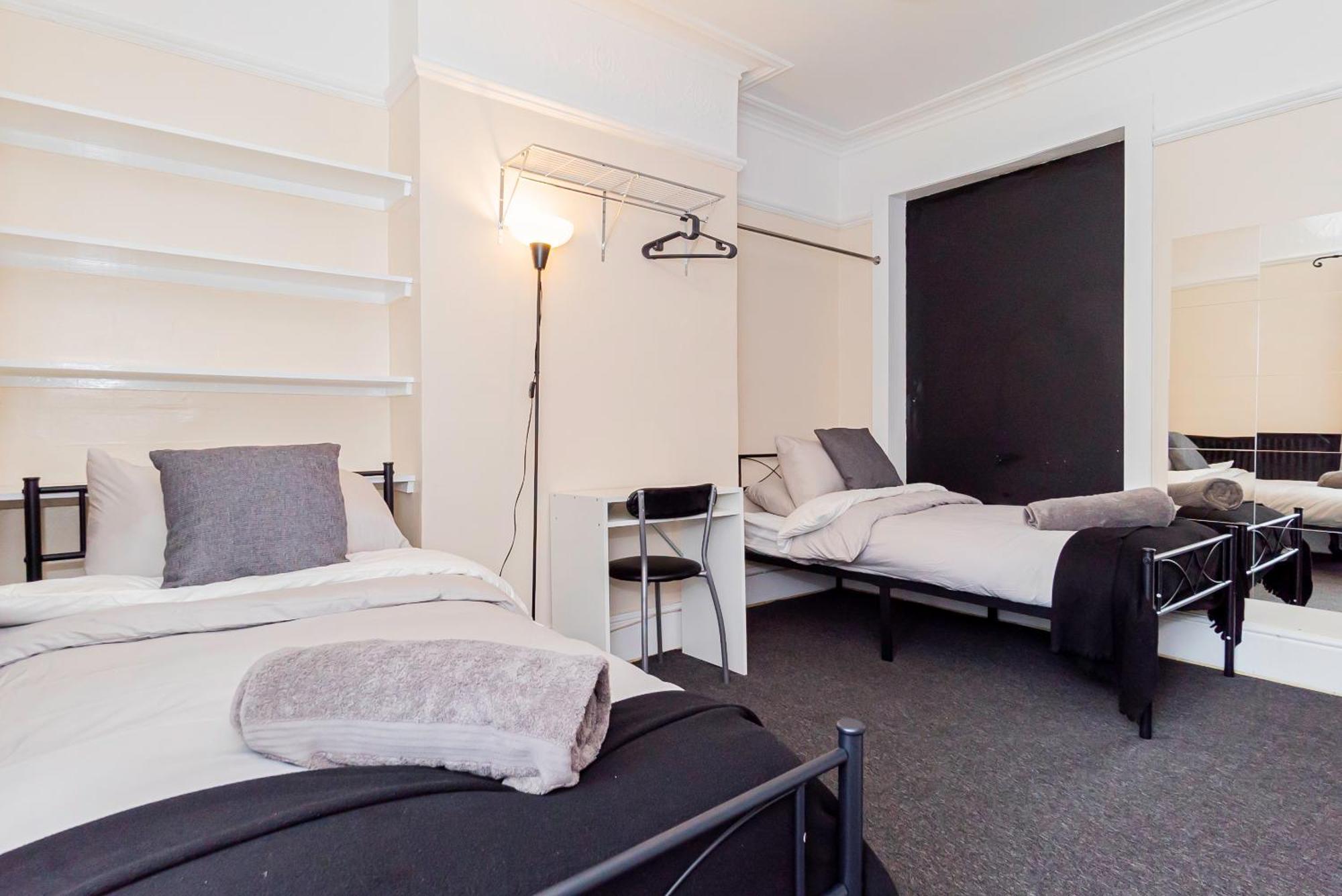 Guest house Shirley House 5, Guest House, Self Catering, Self Check In With Smart Locks, Use Of Fully Equipped Kitchen, Close To Centre, Ideal For Longer And Fawley Contractors Southampton