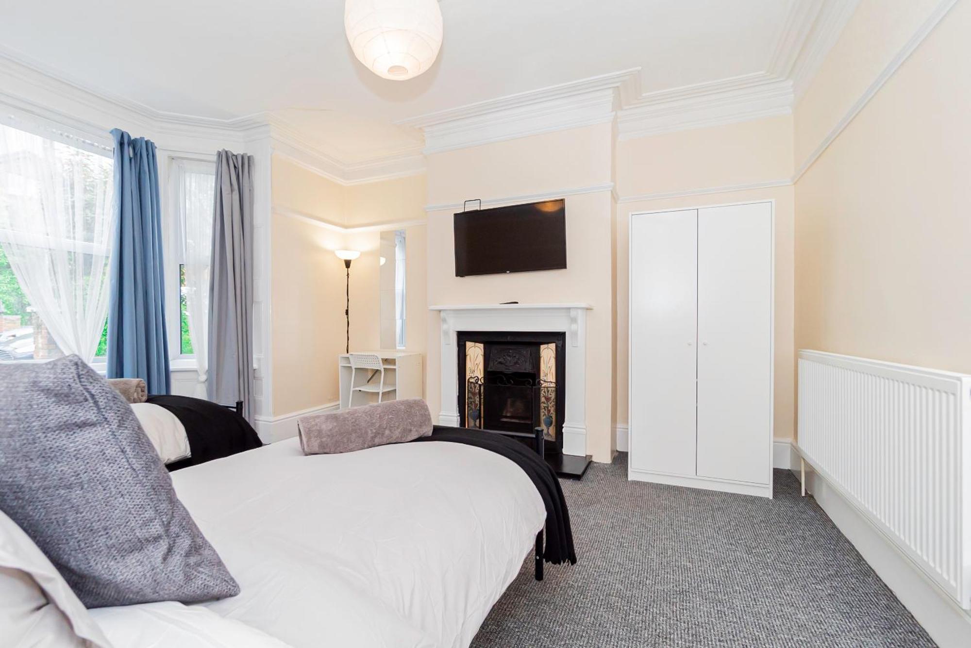 Guest house Shirley House 5, Guest House, Self Catering, Self Check In With Smart Locks, Use Of Fully Equipped Kitchen, Close To Centre, Ideal For Longer And Fawley Contractors *
