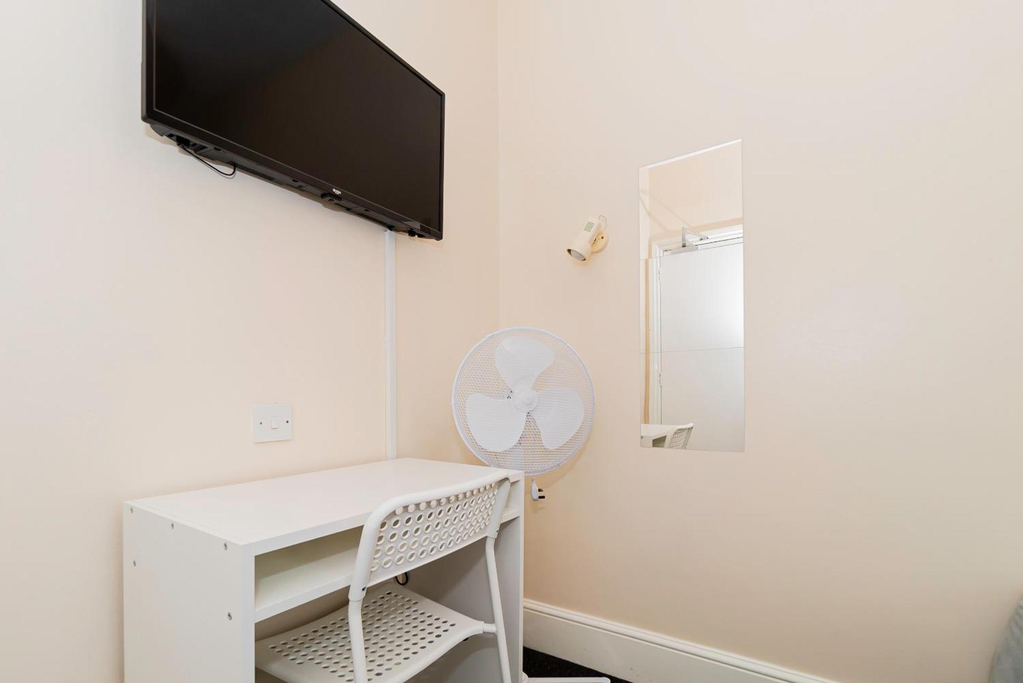 Shirley House 5, Guest House, Self Catering, Self Check In With Smart Locks, Use Of Fully Equipped Kitchen, Close To Centre, Ideal For Longer And Fawley Contractors * Southampton