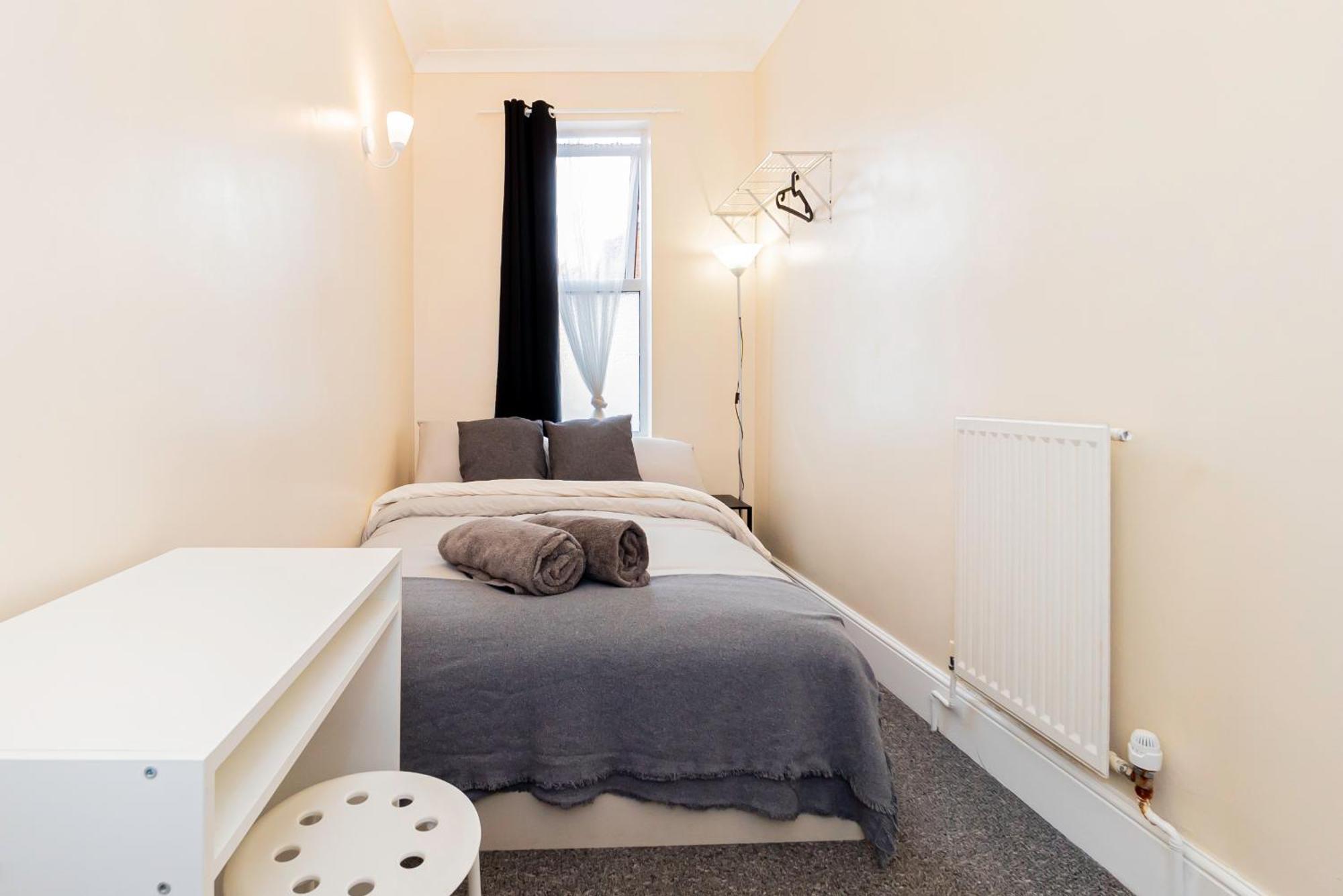 Guest house Shirley House 5, Guest House, Self Catering, Self Check In With Smart Locks, Use Of Fully Equipped Kitchen, Close To Centre, Ideal For Longer And Fawley Contractors Southampton