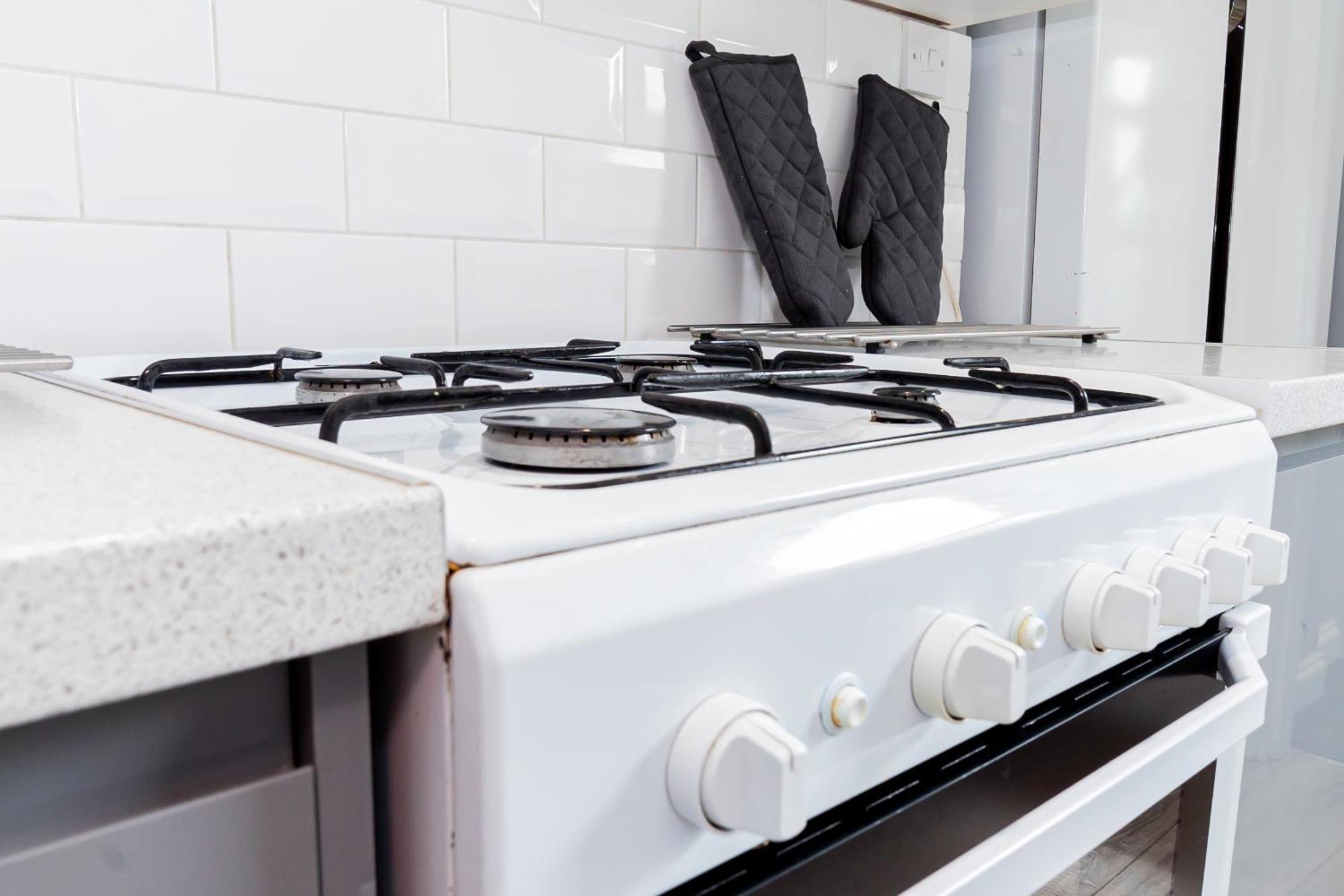 Shirley House 5, Guest House, Self Catering, Self Check In With Smart Locks, Use Of Fully Equipped Kitchen, Close To Centre, Ideal For Longer And Fawley Contractors * Southampton