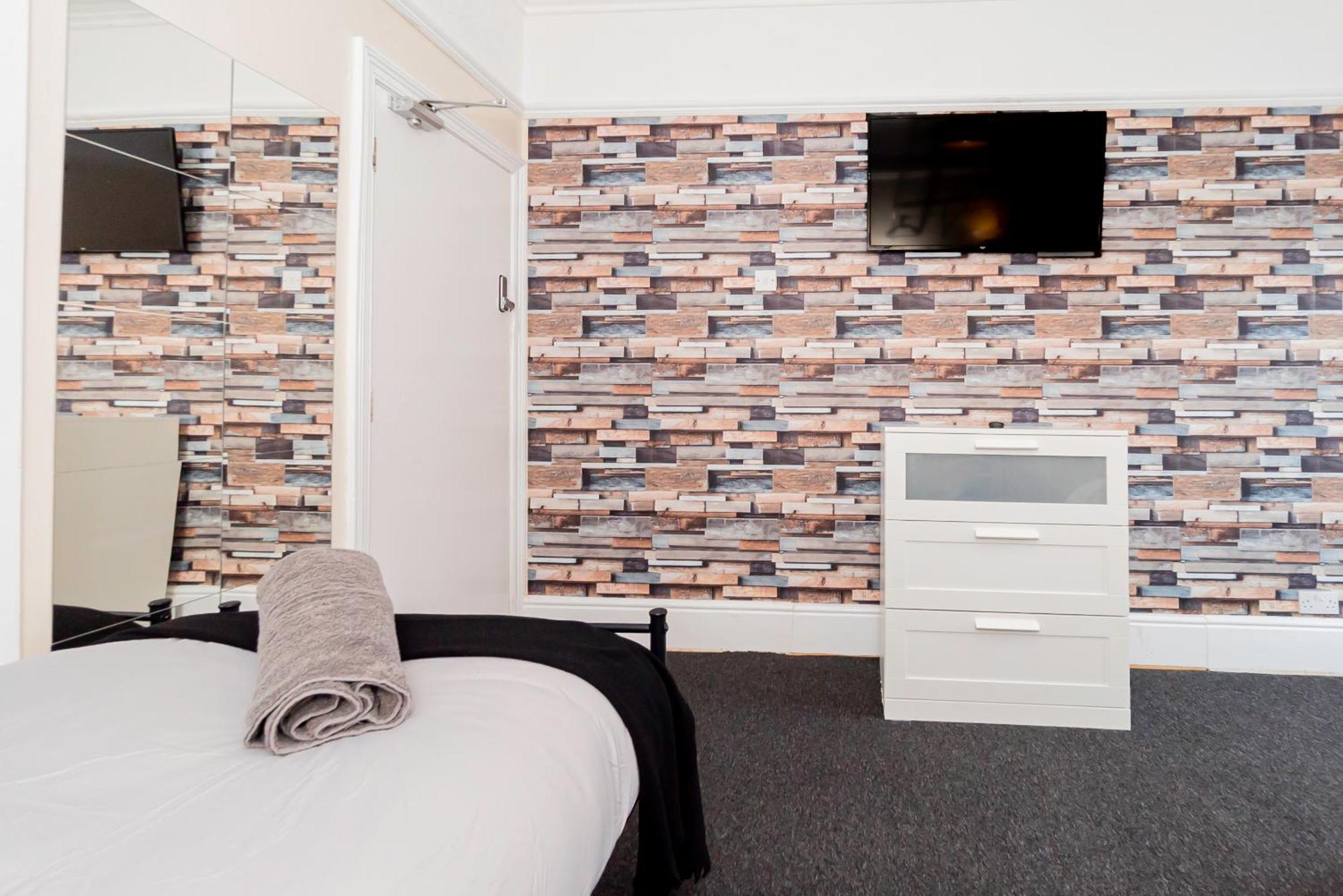Shirley House 5, Guest House, Self Catering, Self Check In With Smart Locks, Use Of Fully Equipped Kitchen, Close To Centre, Ideal For Longer And Fawley Contractors Southampton