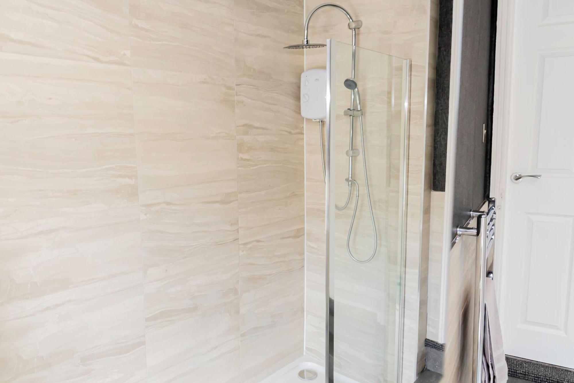 Guest house Shirley House 5, Guest House, Self Catering, Self Check In With Smart Locks, Use Of Fully Equipped Kitchen, Close To Centre, Ideal For Longer And Fawley Contractors