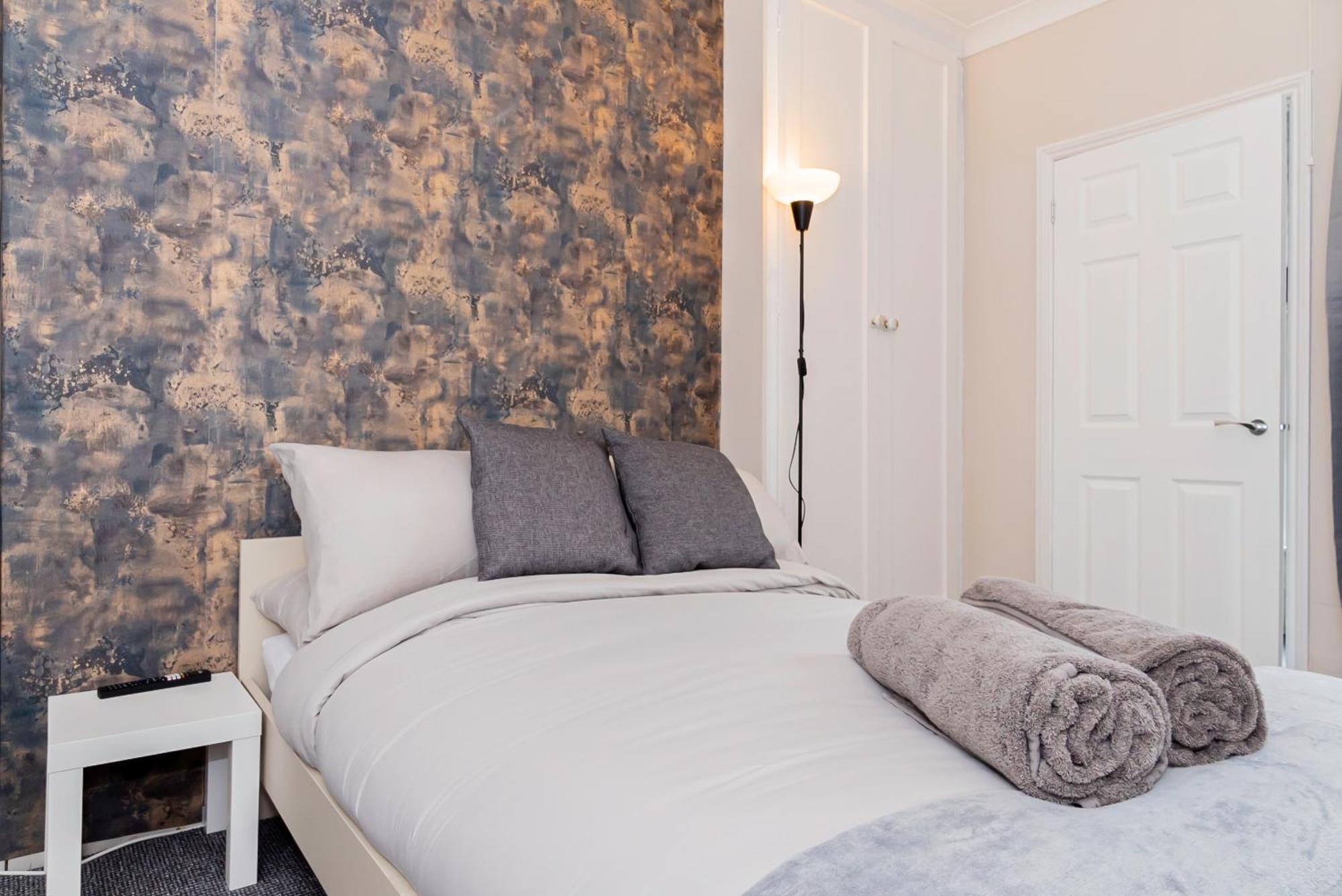 Shirley House 5, Guest House, Self Catering, Self Check In With Smart Locks, Use Of Fully Equipped Kitchen, Close To Centre, Ideal For Longer And Fawley Contractors Southampton