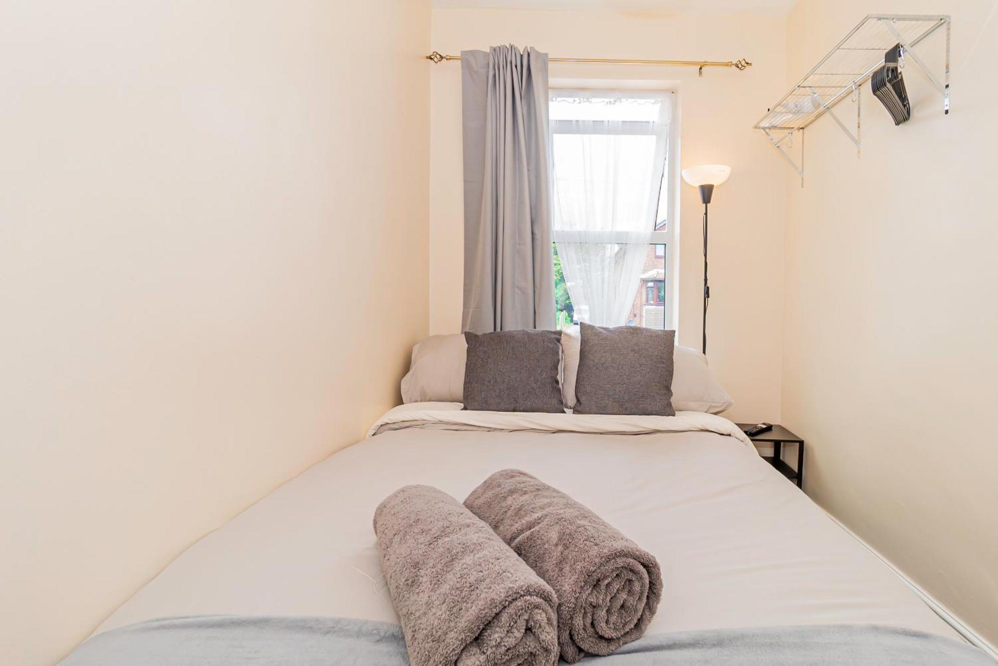 Shirley House 5, Guest House, Self Catering, Self Check In With Smart Locks, Use Of Fully Equipped Kitchen, Close To Centre, Ideal For Longer And Fawley Contractors Guest house Southampton