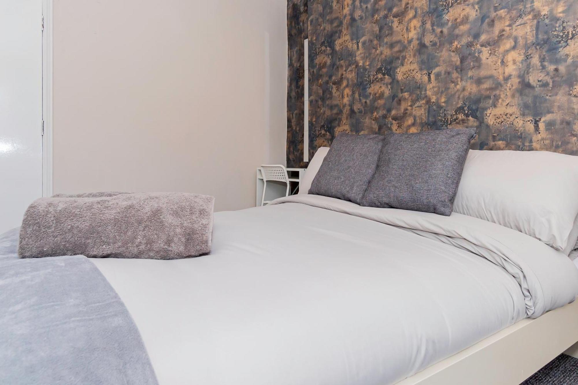 Guest house Shirley House 5, Guest House, Self Catering, Self Check In With Smart Locks, Use Of Fully Equipped Kitchen, Close To Centre, Ideal For Longer And Fawley Contractors Southampton
