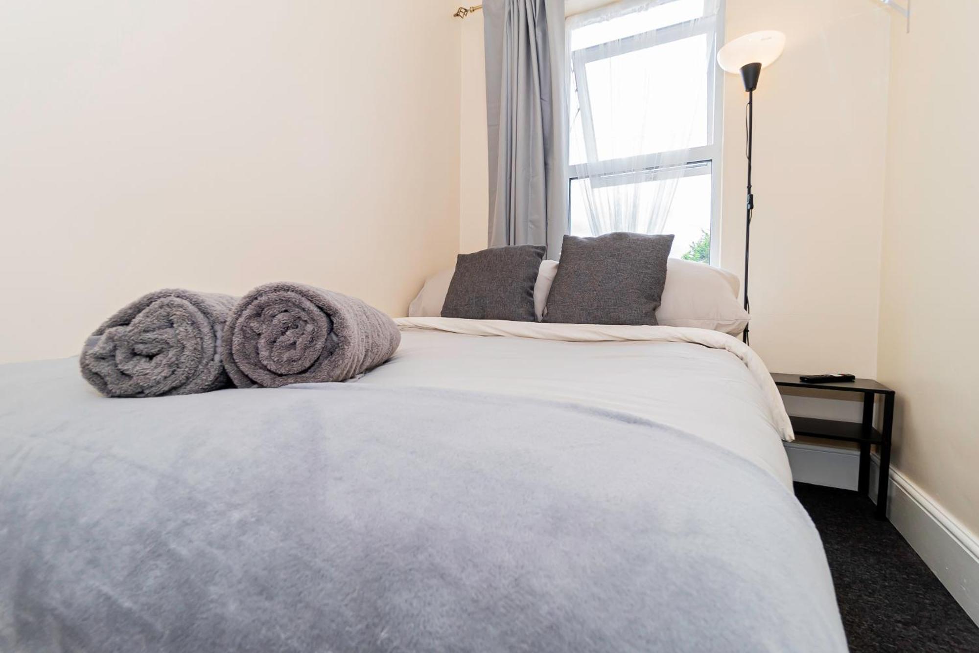 Guest house Shirley House 5, Guest House, Self Catering, Self Check In With Smart Locks, Use Of Fully Equipped Kitchen, Close To Centre, Ideal For Longer And Fawley Contractors *