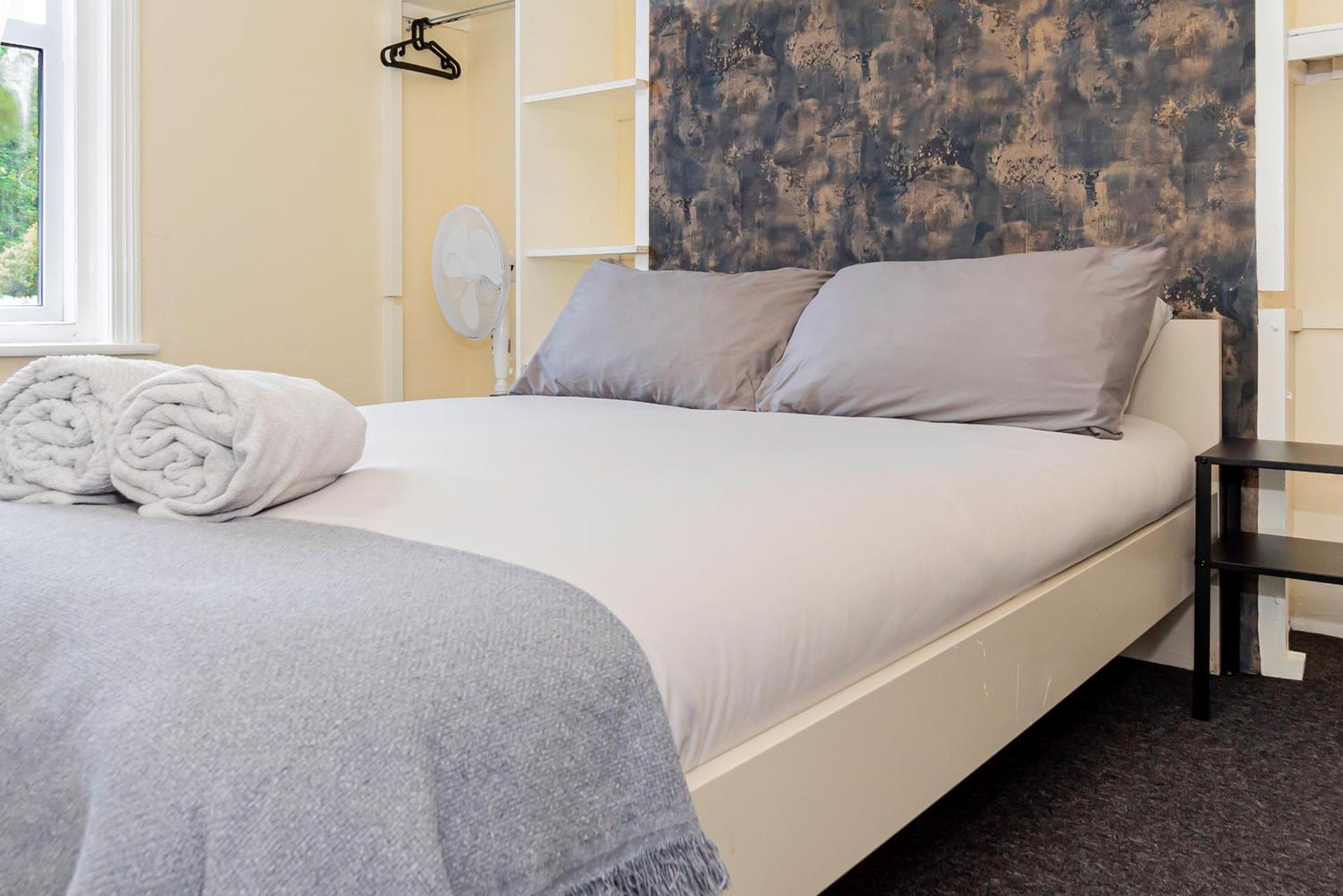 Shirley House 5, Guest House, Self Catering, Self Check In With Smart Locks, Use Of Fully Equipped Kitchen, Close To Centre, Ideal For Longer And Fawley Contractors Southampton